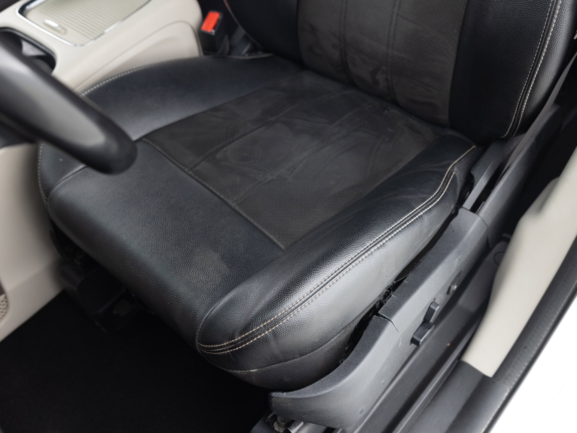 Used White Dodge Grand Caravan SX7_-13 for Sale