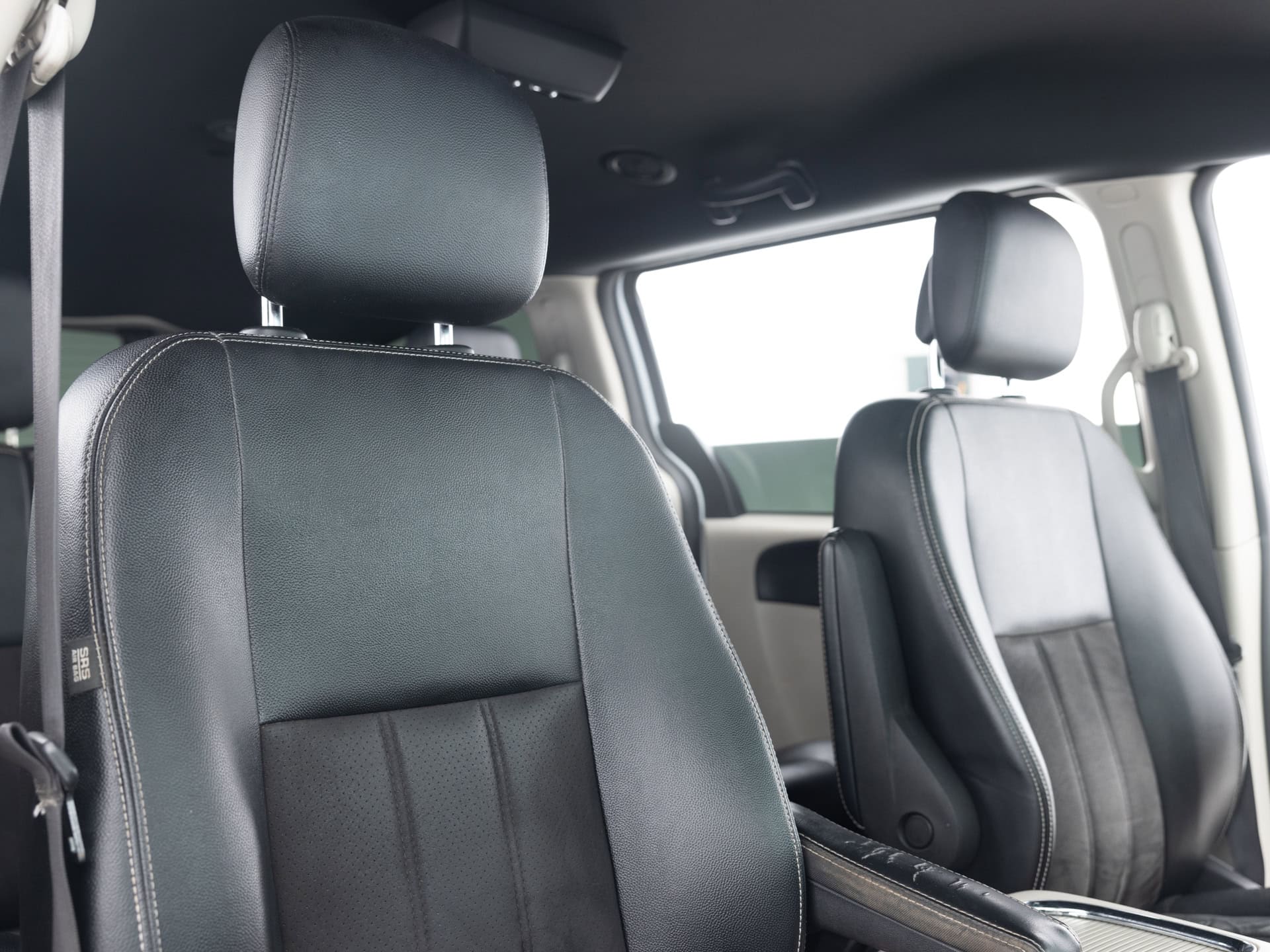 Used White Dodge Grand Caravan SX7_-18 for Sale