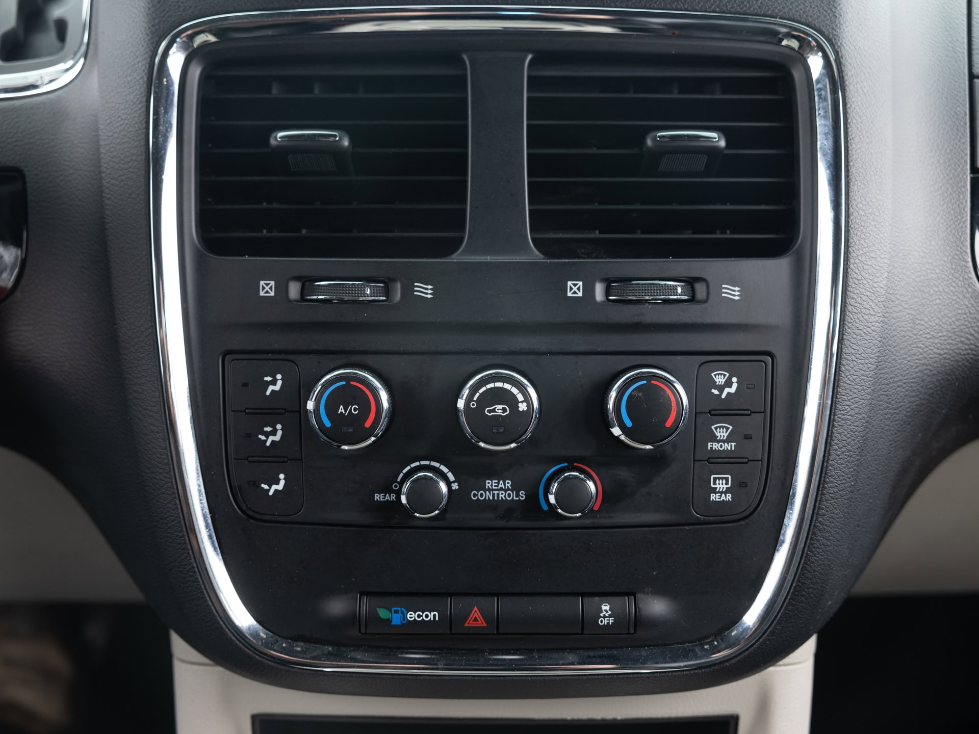 Used White Dodge Grand Caravan SX7_-25 for Sale