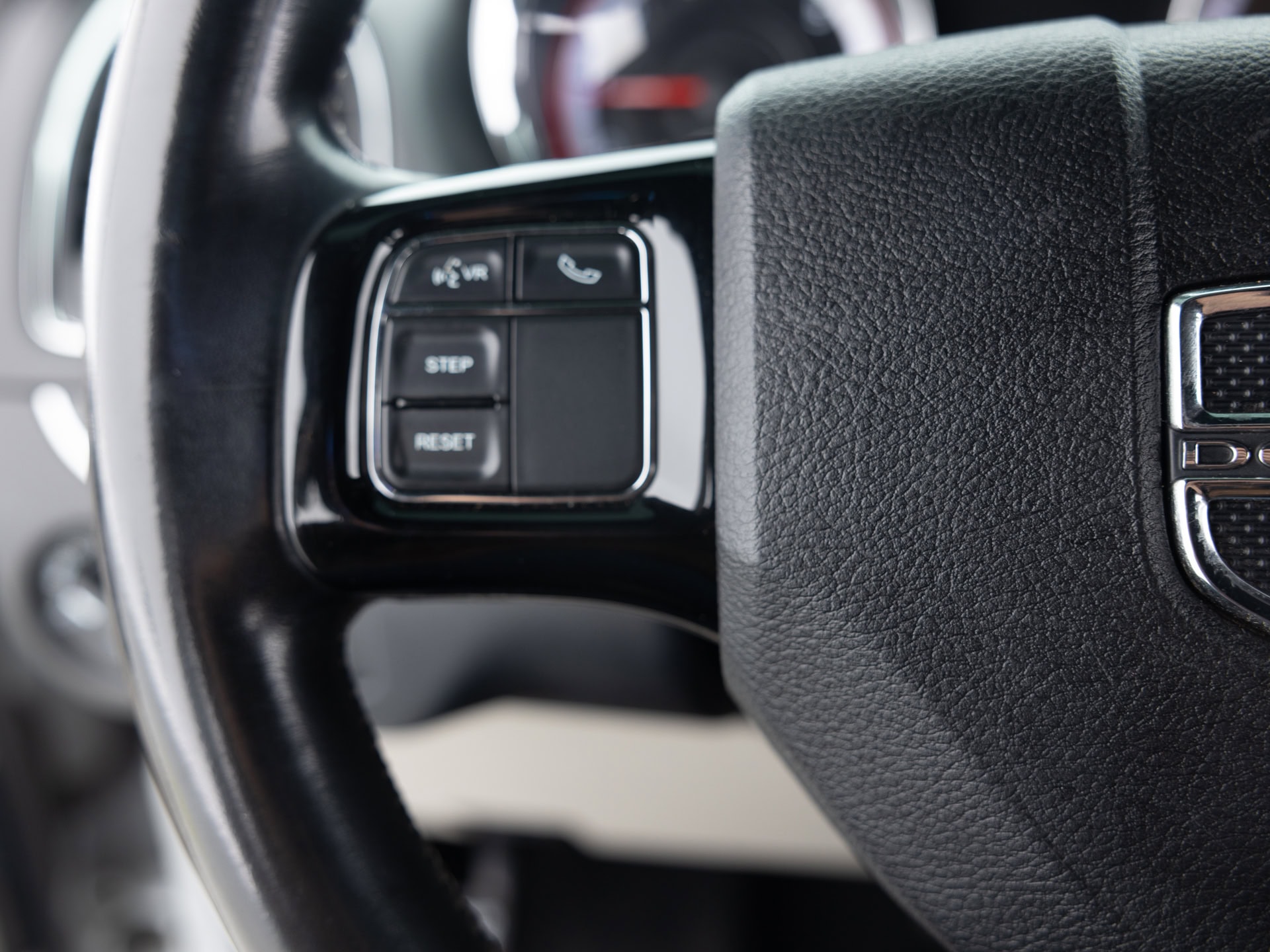 Used White Dodge Grand Caravan SX7_-27 for Sale