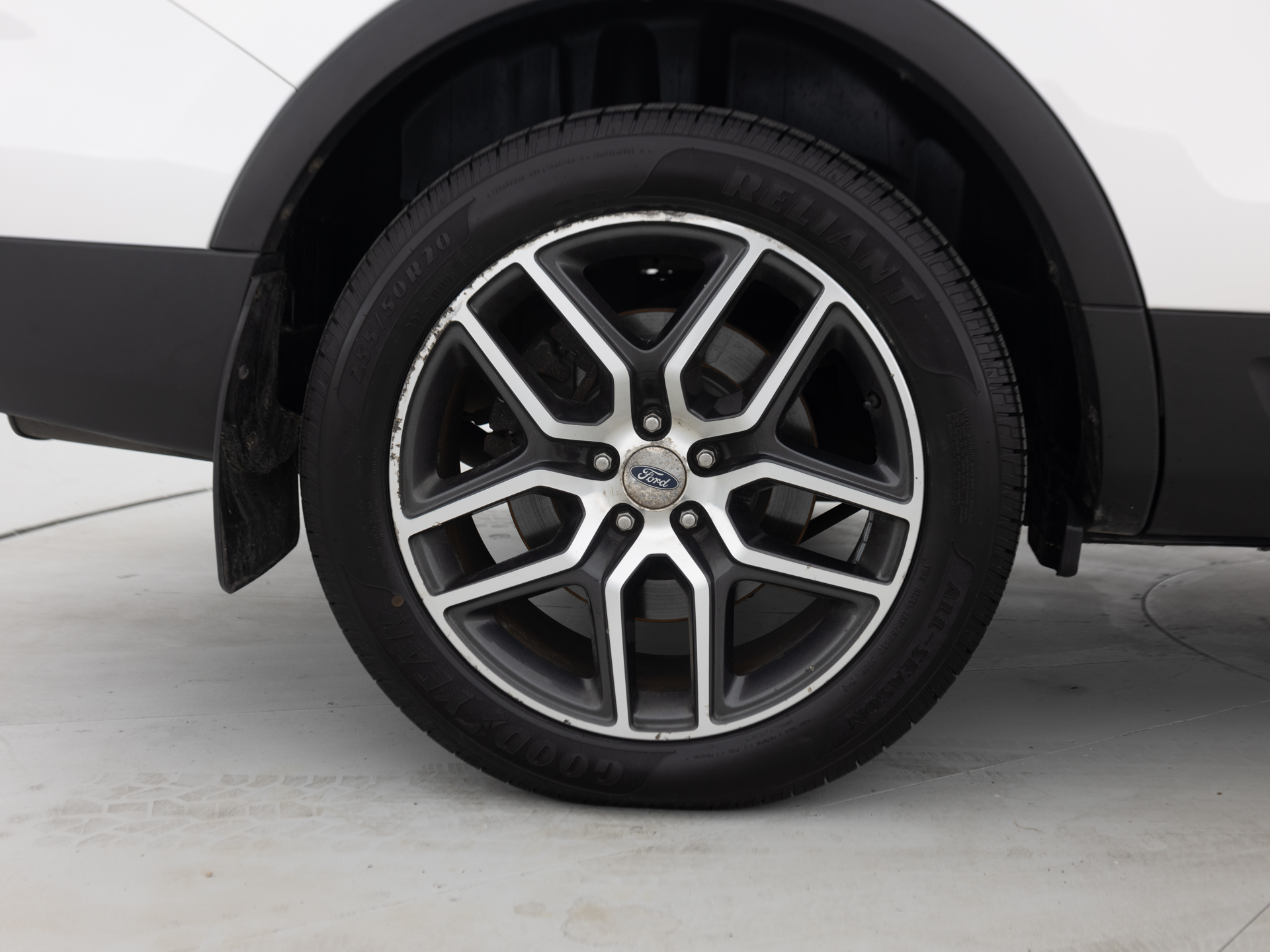 Used White Ford Explorer-12 for Sale