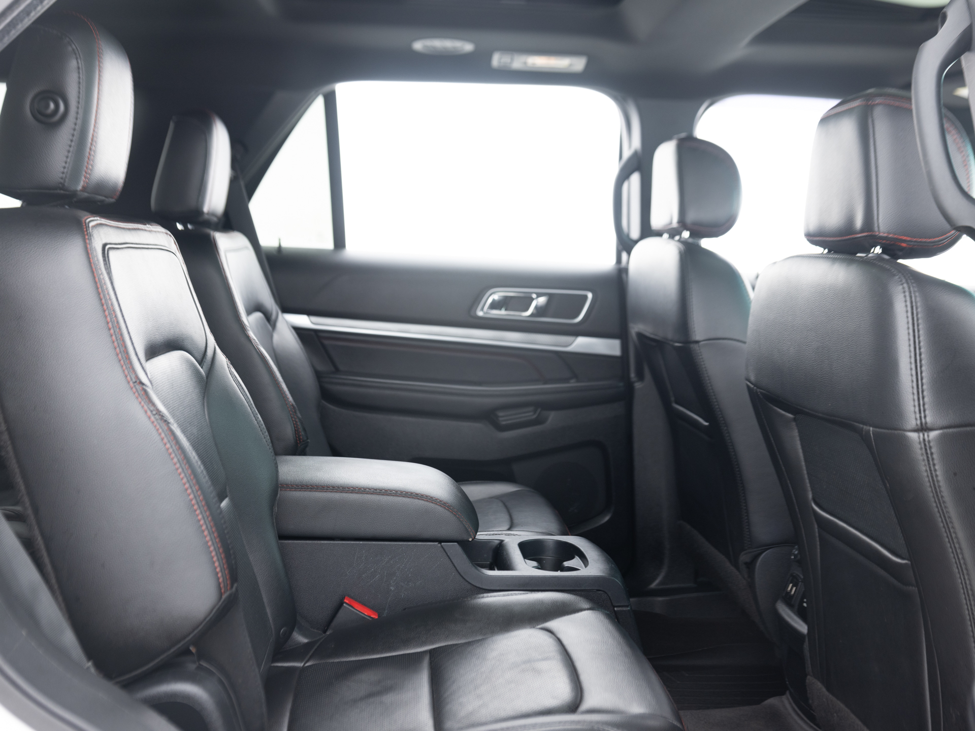 Used White Ford Explorer-21 for Sale