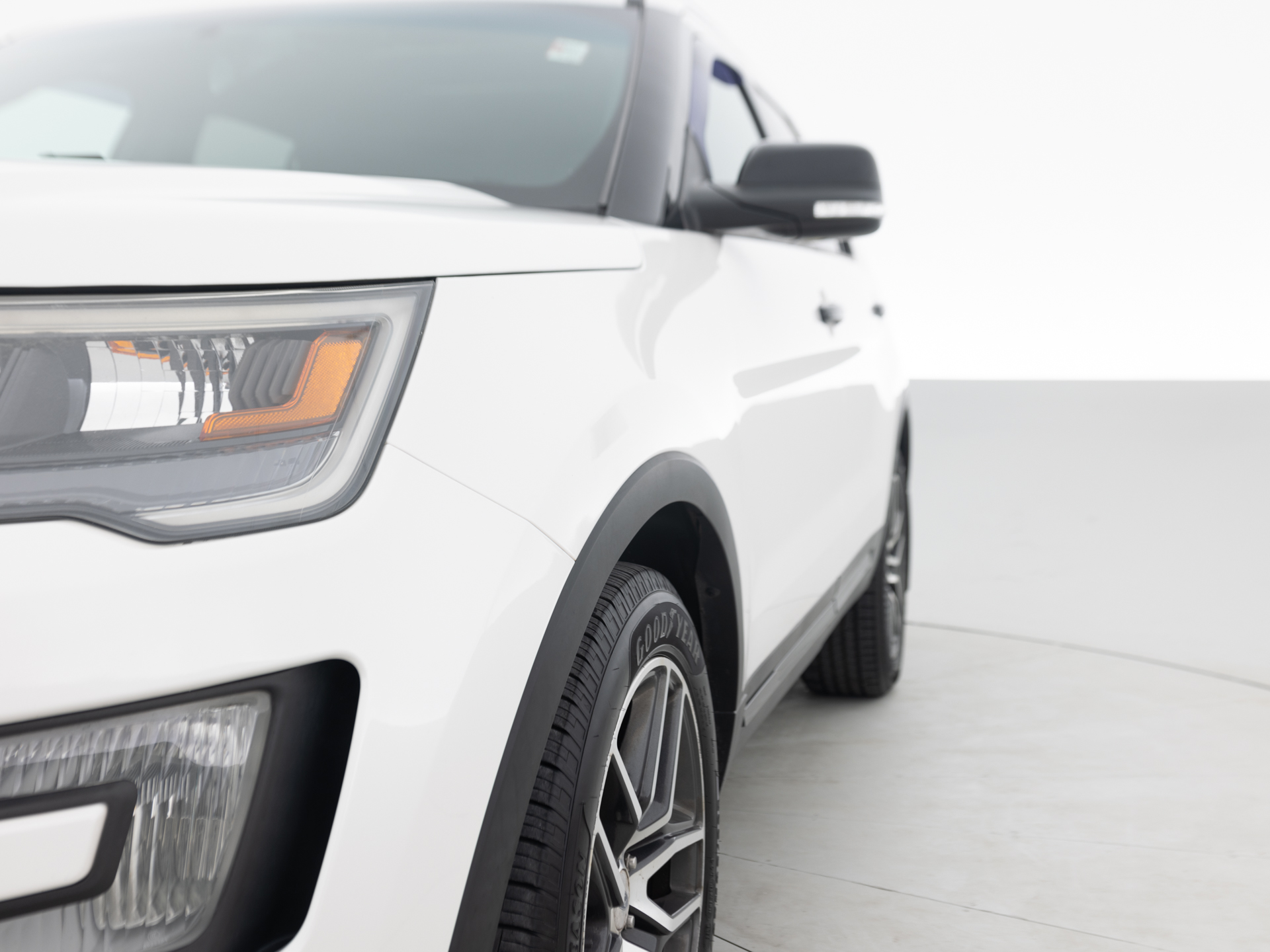 Used White Ford Explorer for Sale