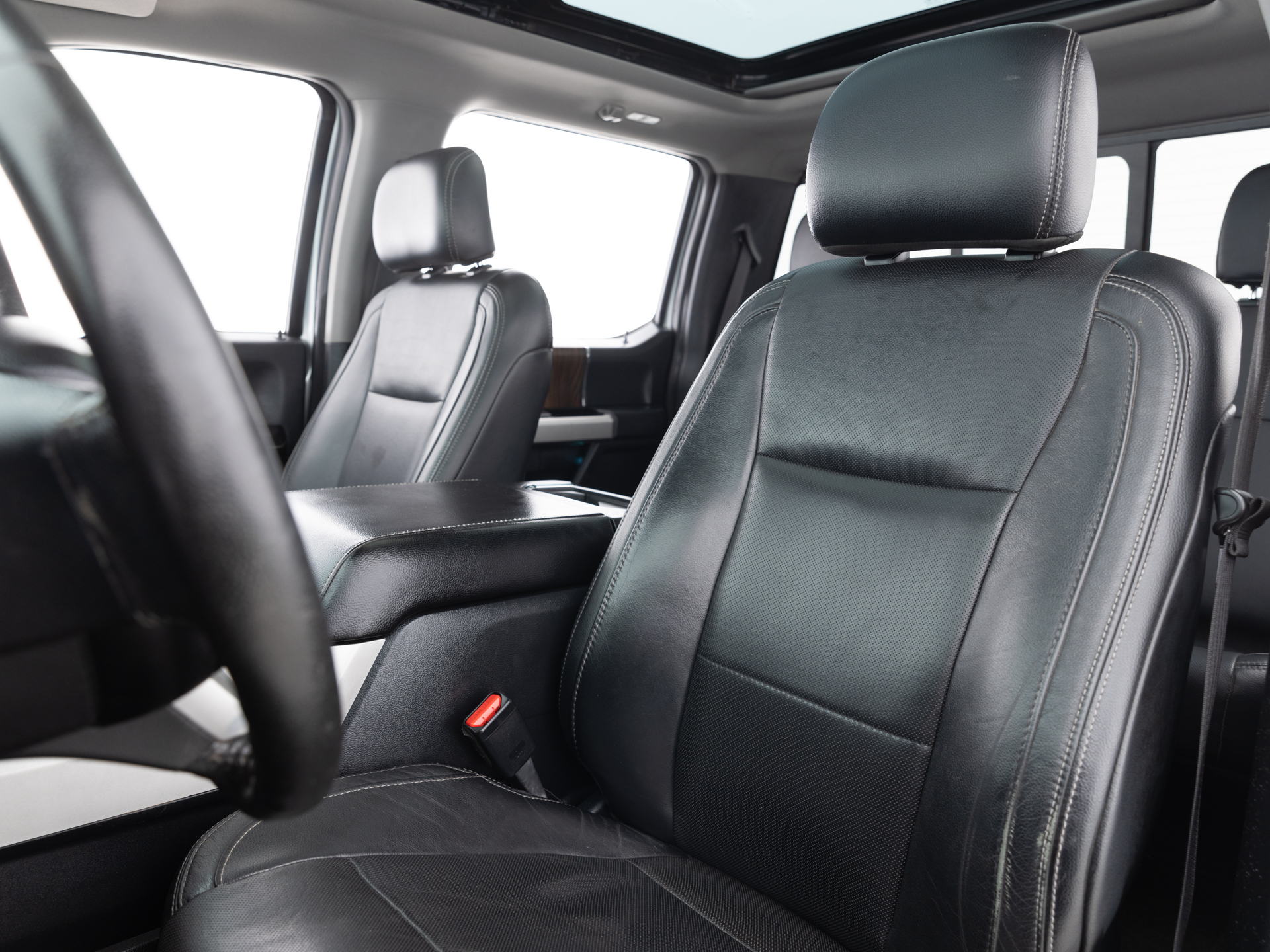Used White Ford F150 Lariat-18 for Sale