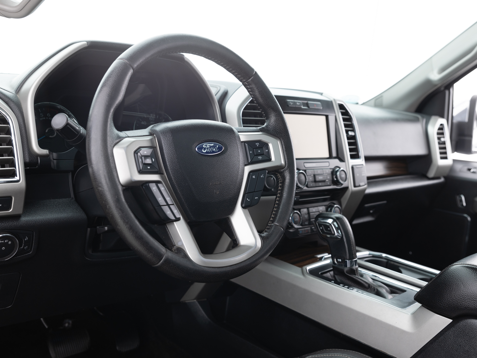 Used White Ford F150 Lariat-19 for Sale