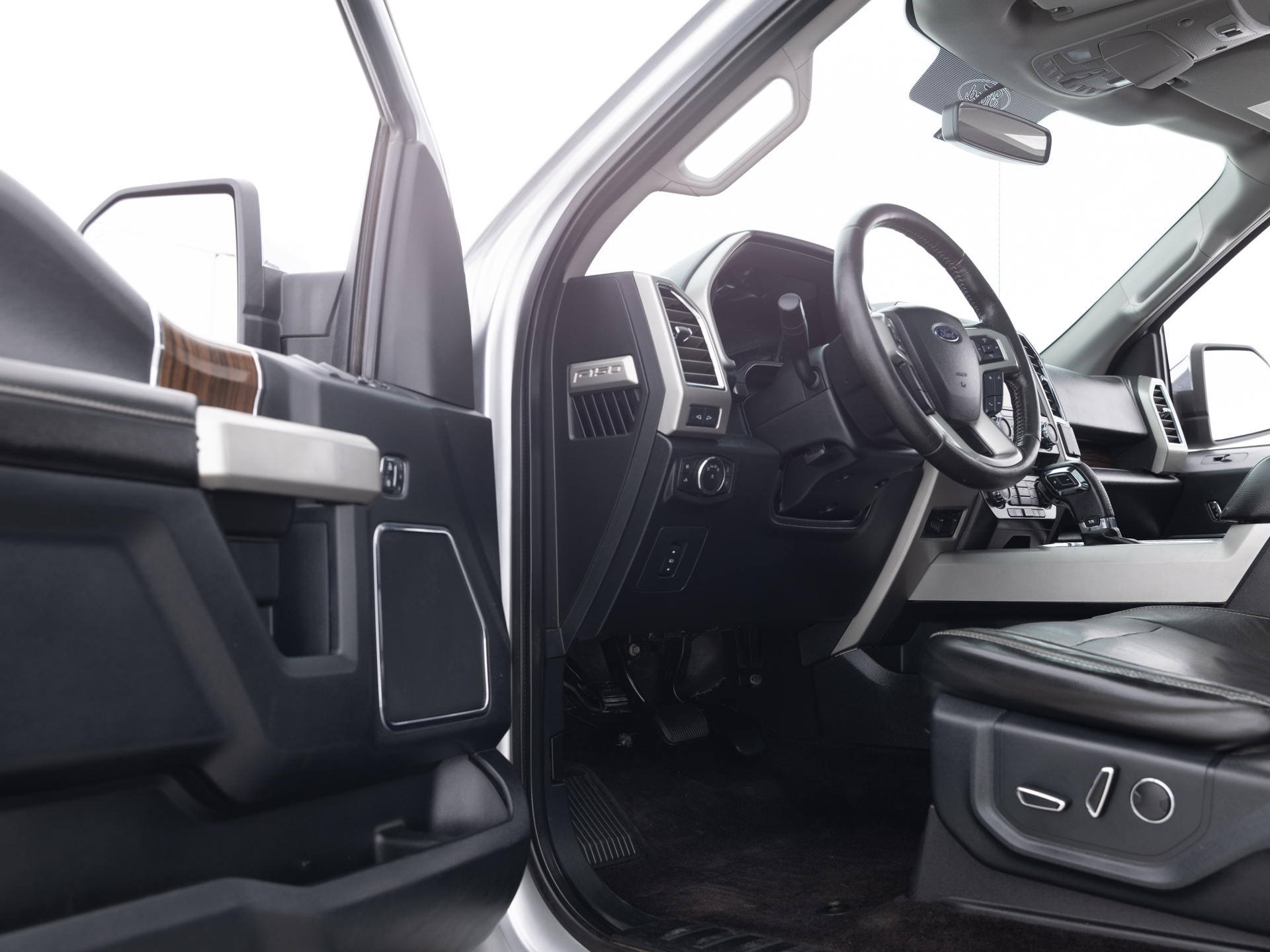 Used White Ford F150 Lariat-20 for Sale