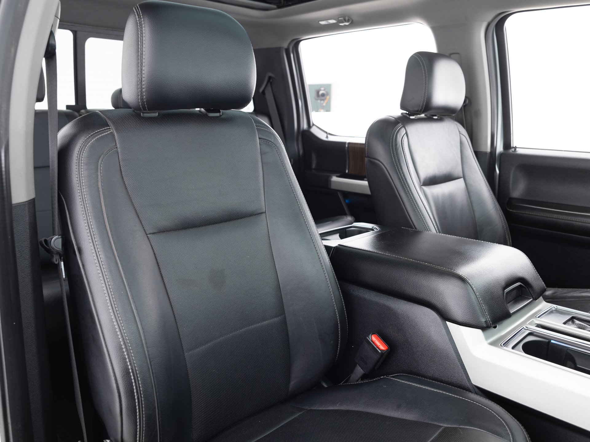 Used White Ford F150 Lariat-22 for Sale