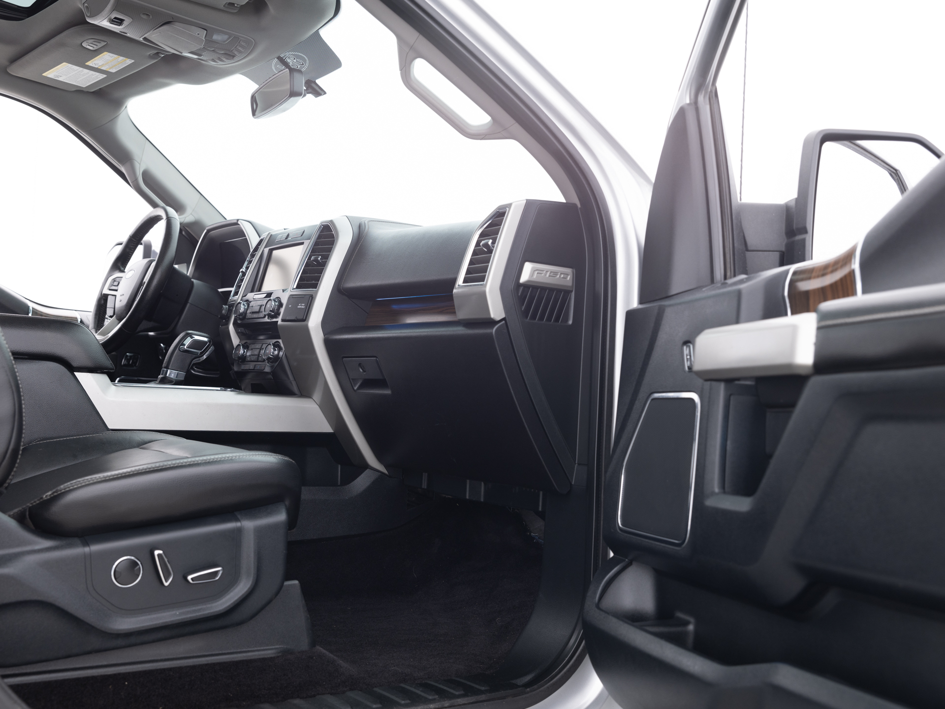 Used White Ford F150 Lariat-24 for Sale