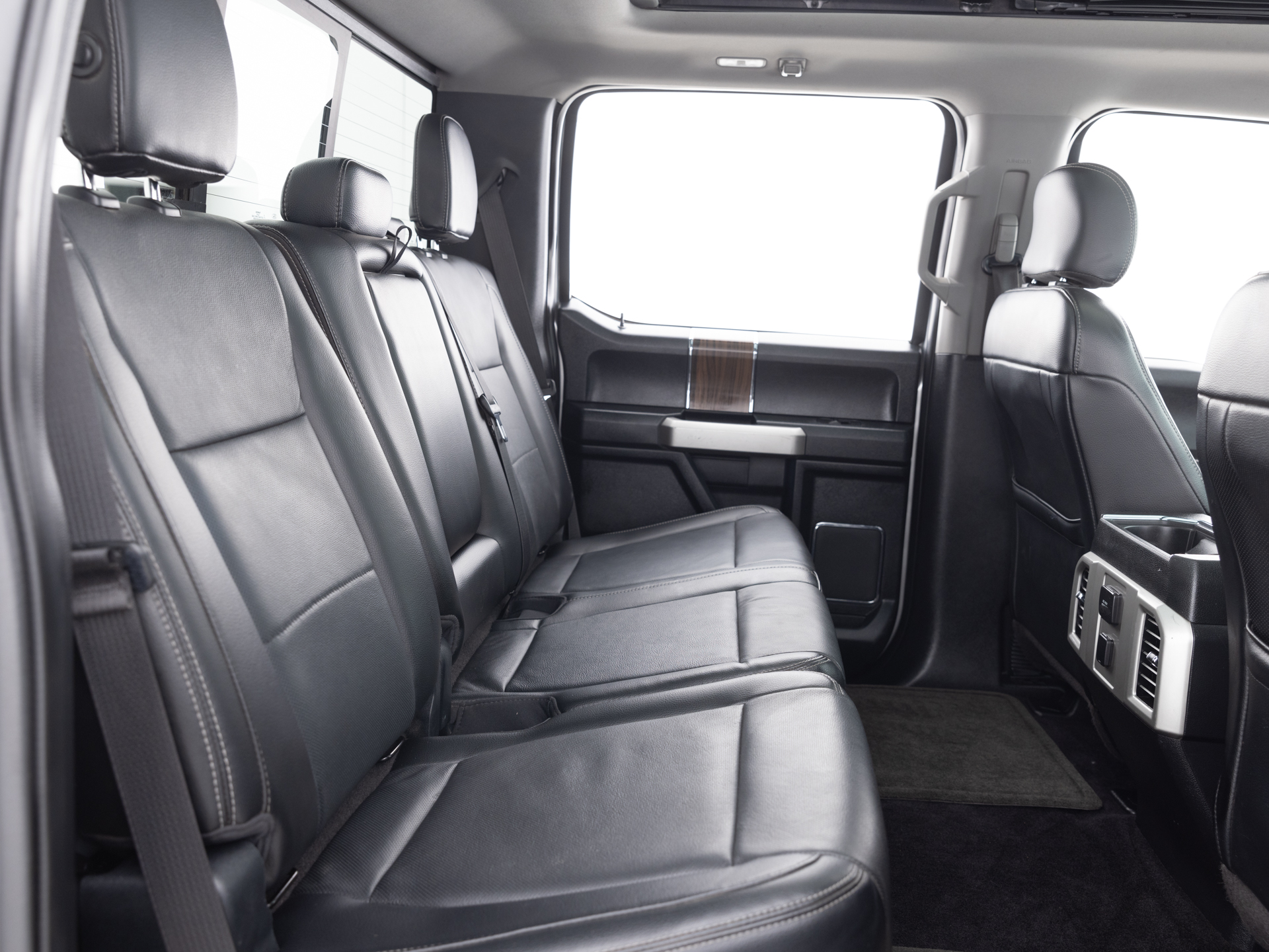 Used White Ford F150 Lariat-25 for Sale