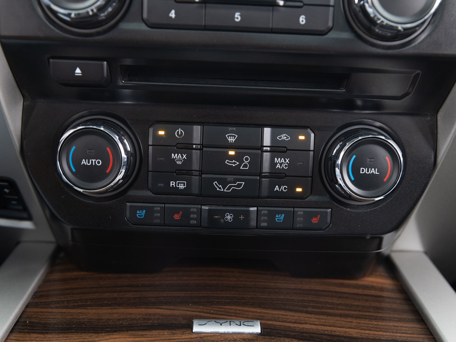 Used White Ford F150 Lariat-30 for Sale