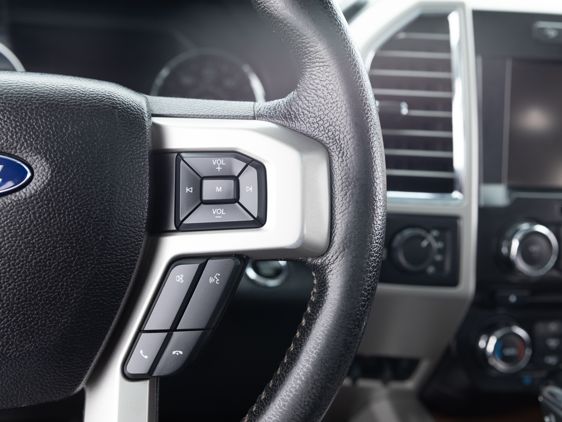 Used White Ford F150 Lariat-33 for Sale