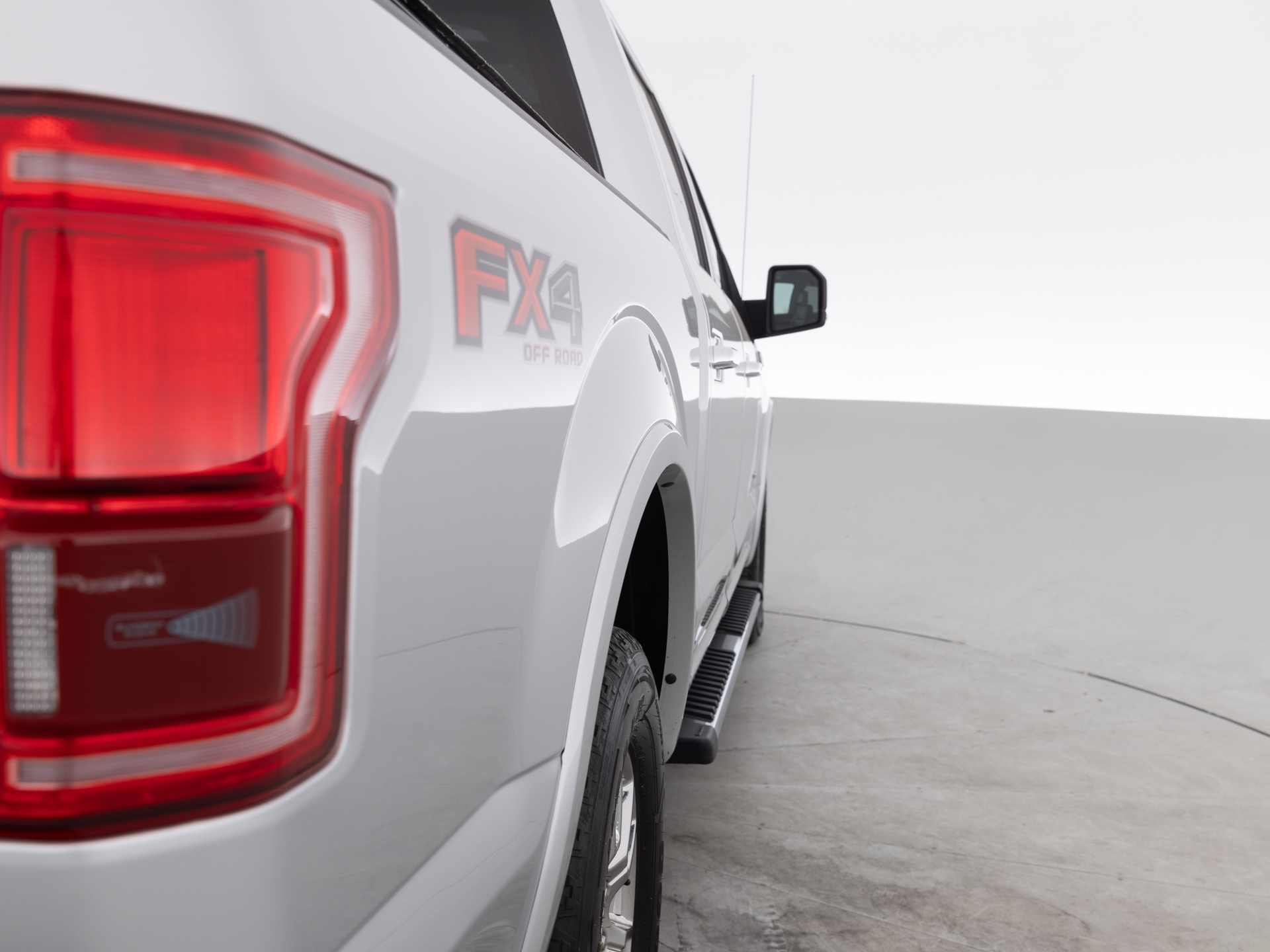 Used White Ford F150 Lariat-5 for Sale