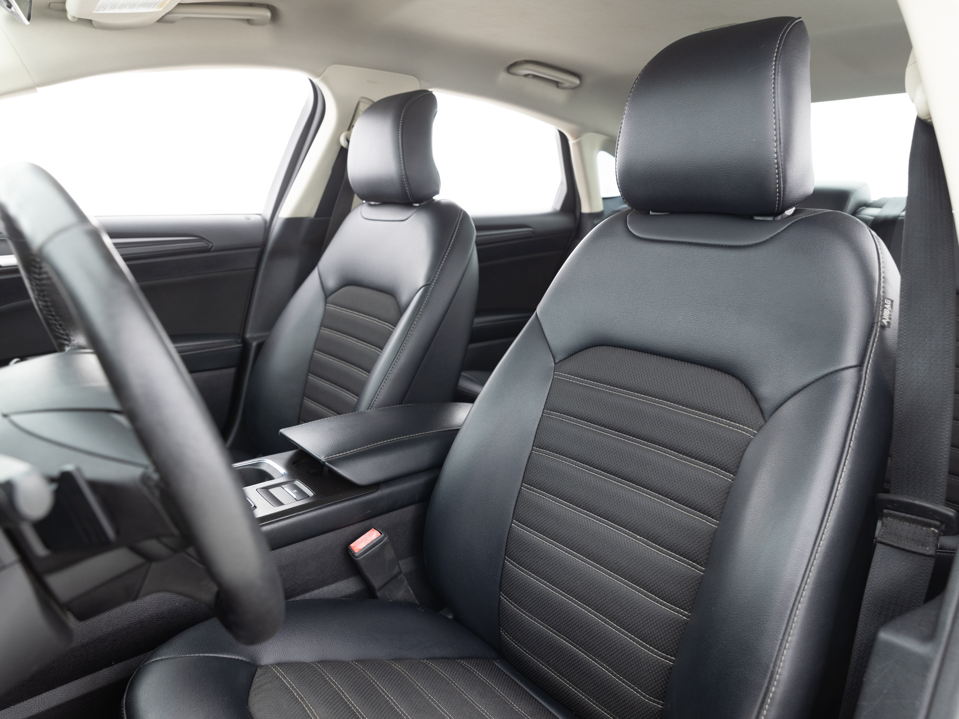 Used White Ford Fusion SE-14 for Sale