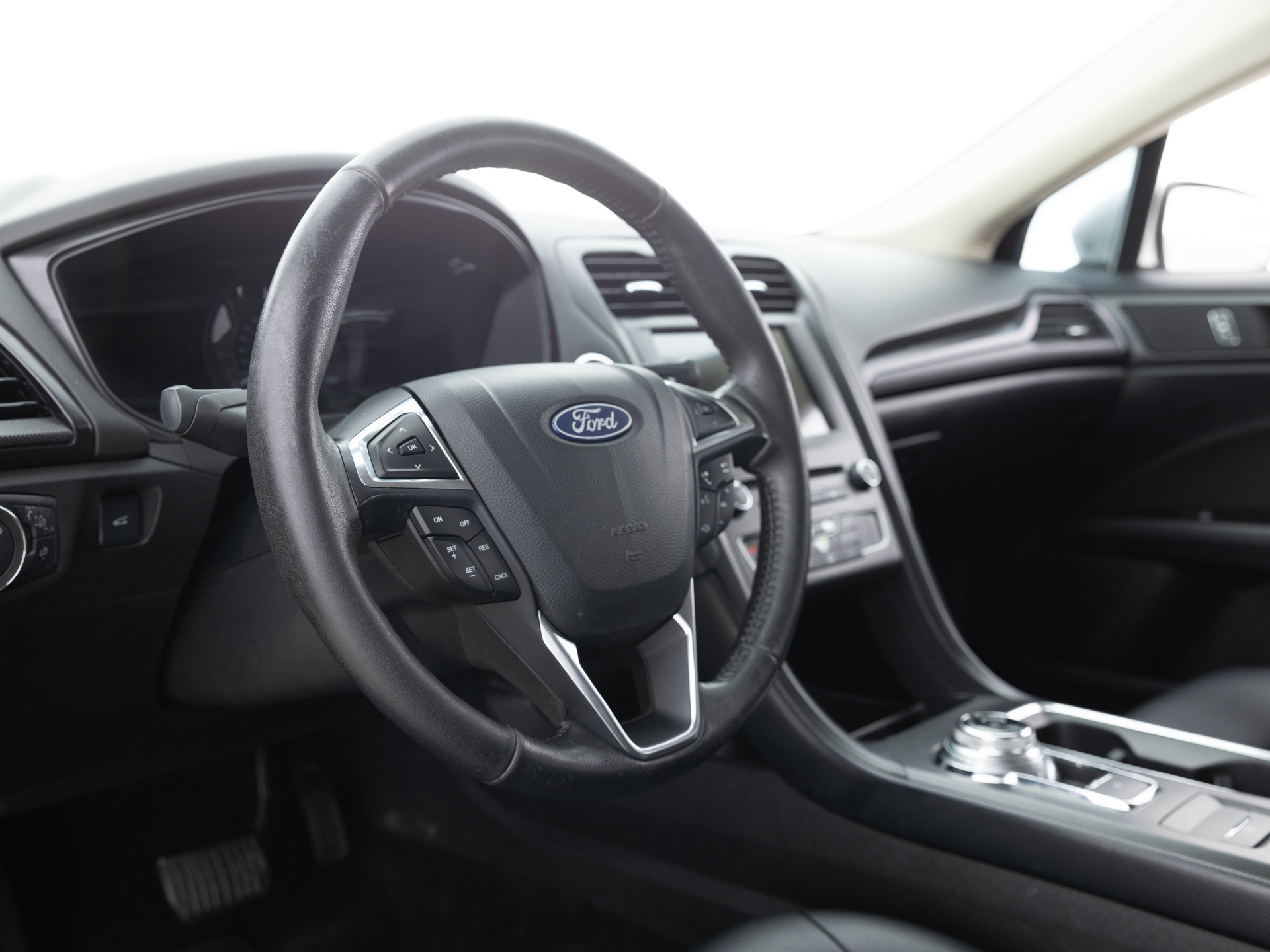 Used White Ford Fusion SE-15 for Sale