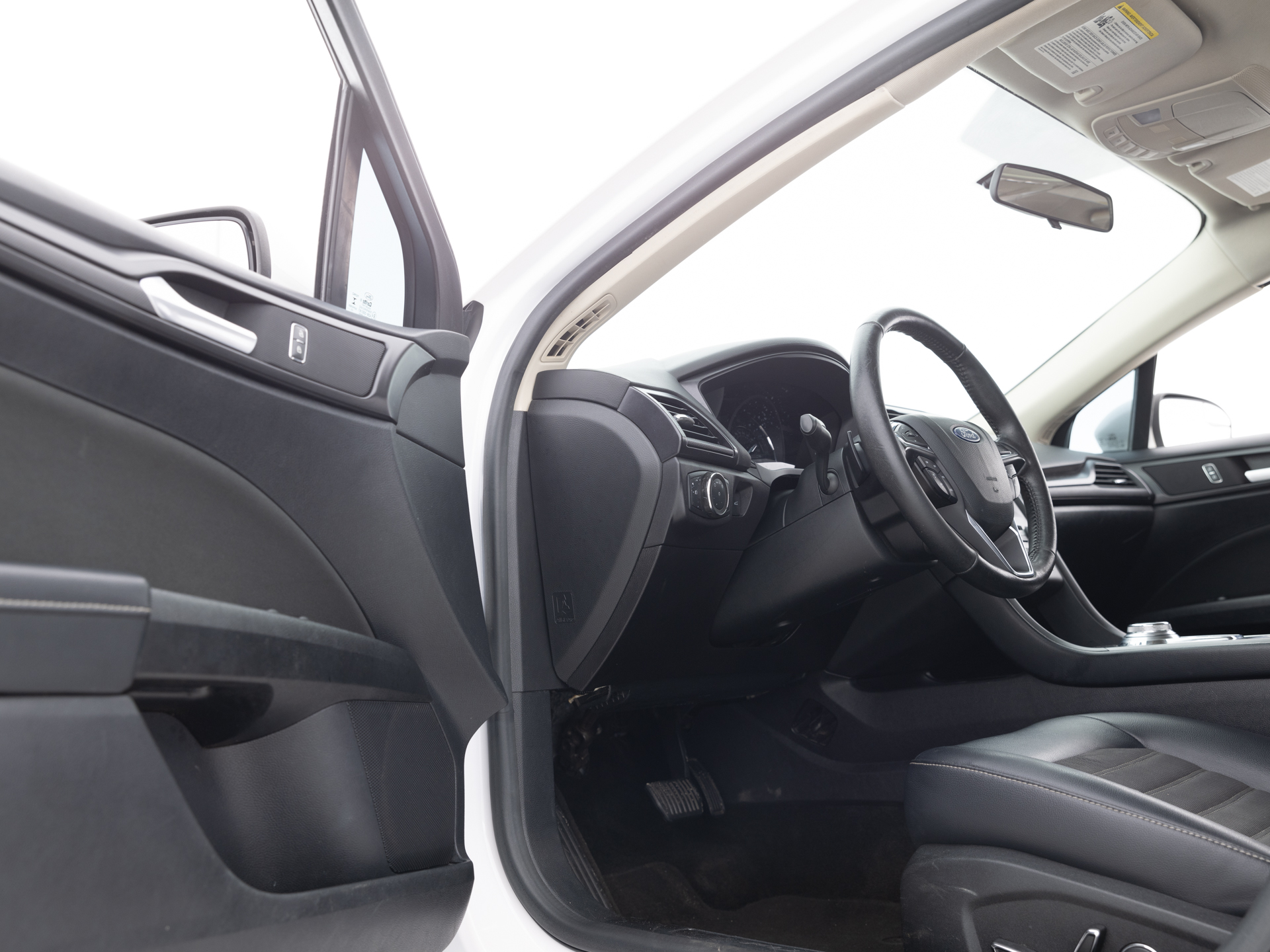 Used White Ford Fusion SE-16 for Sale