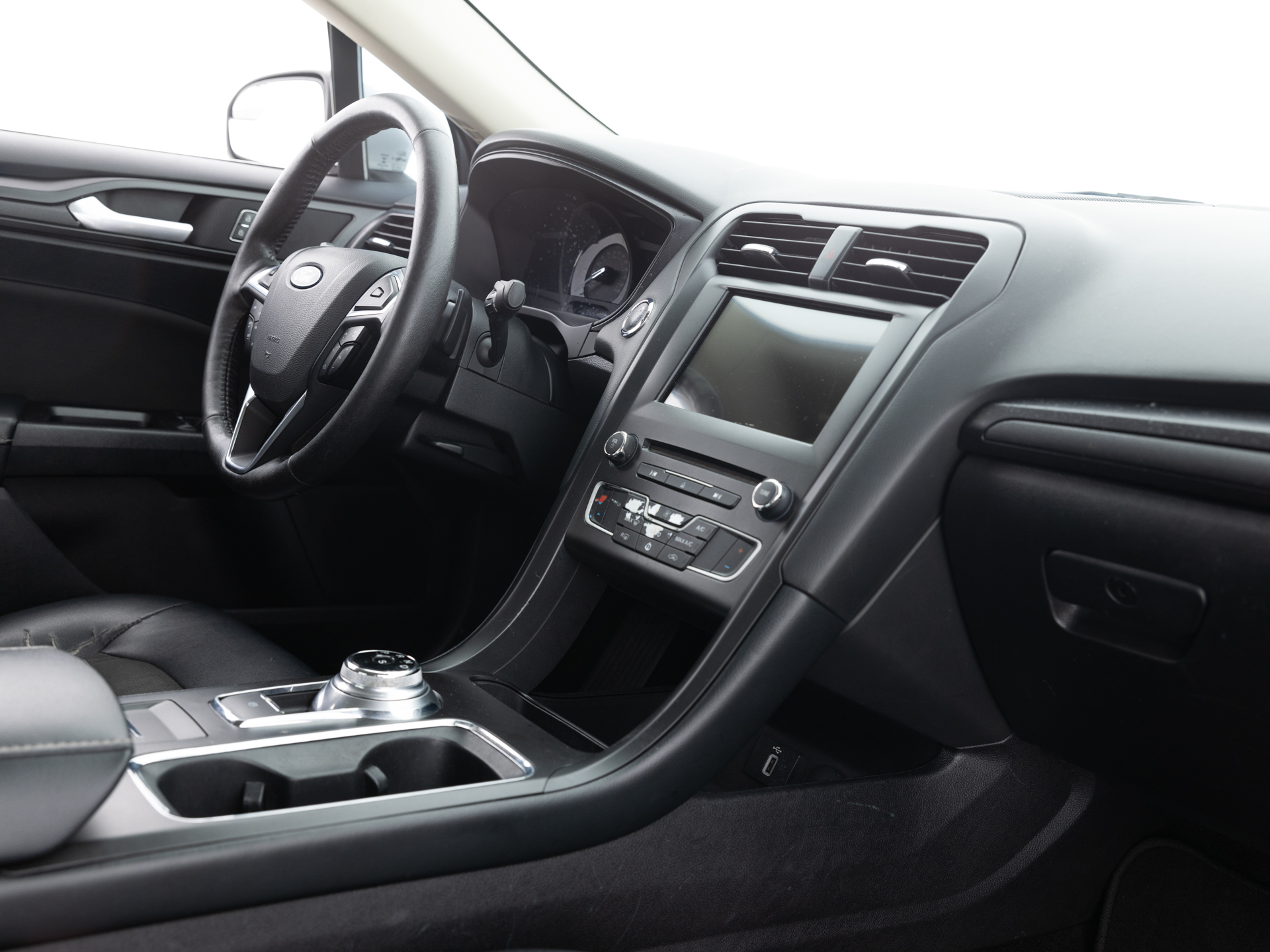 Used White Ford Fusion SE-19 for Sale