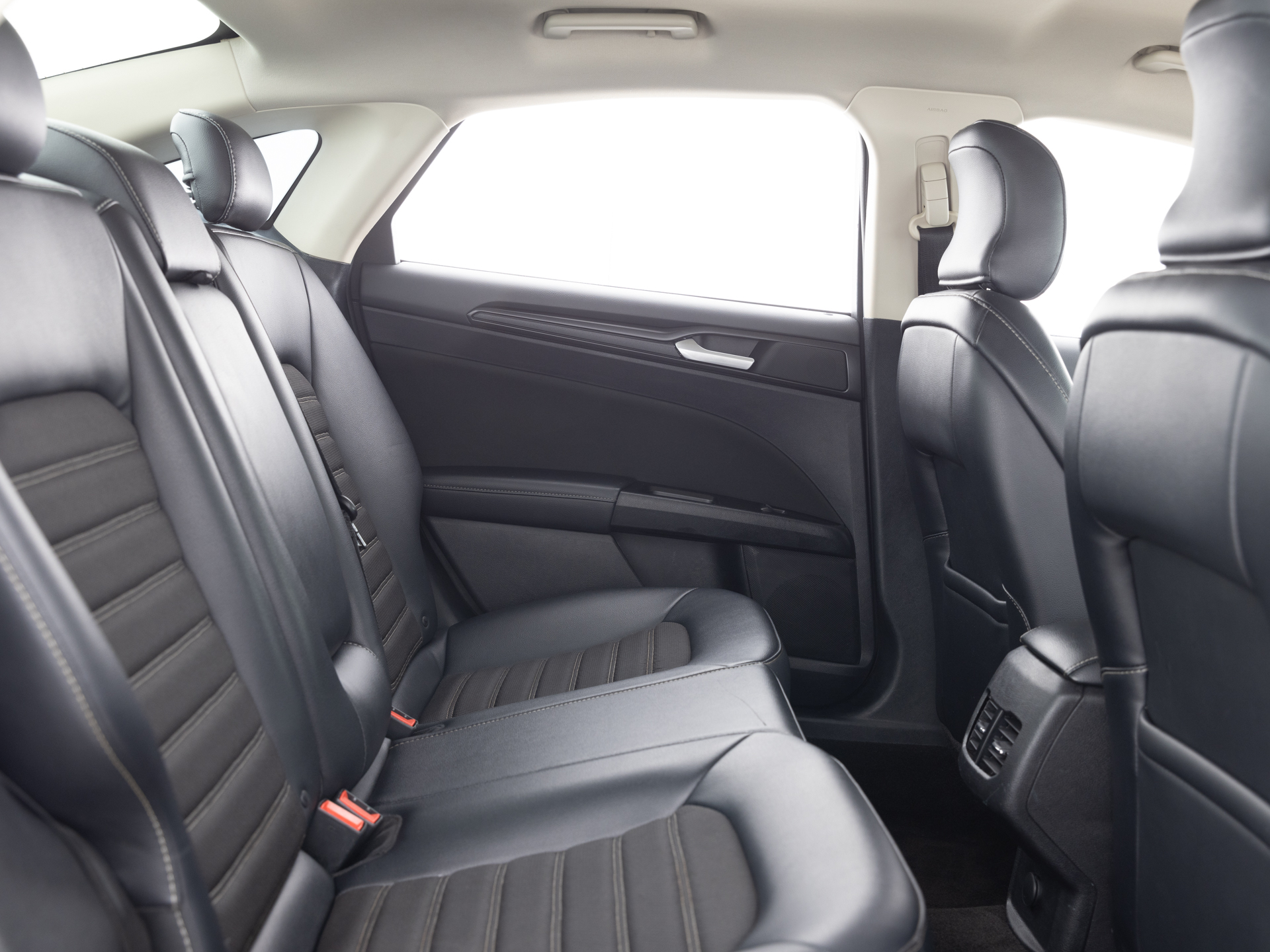 Used White Ford Fusion SE-21 for Sale