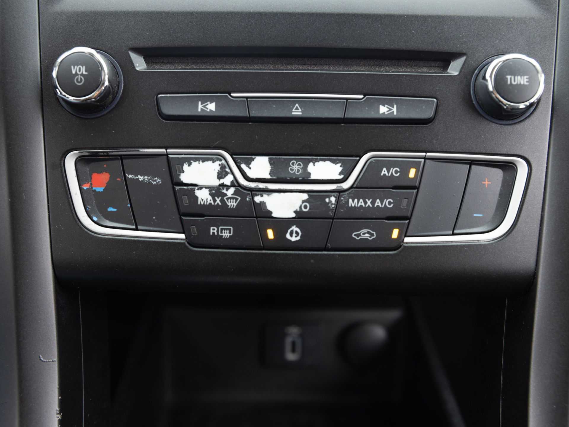Used White Ford Fusion SE-25 for Sale