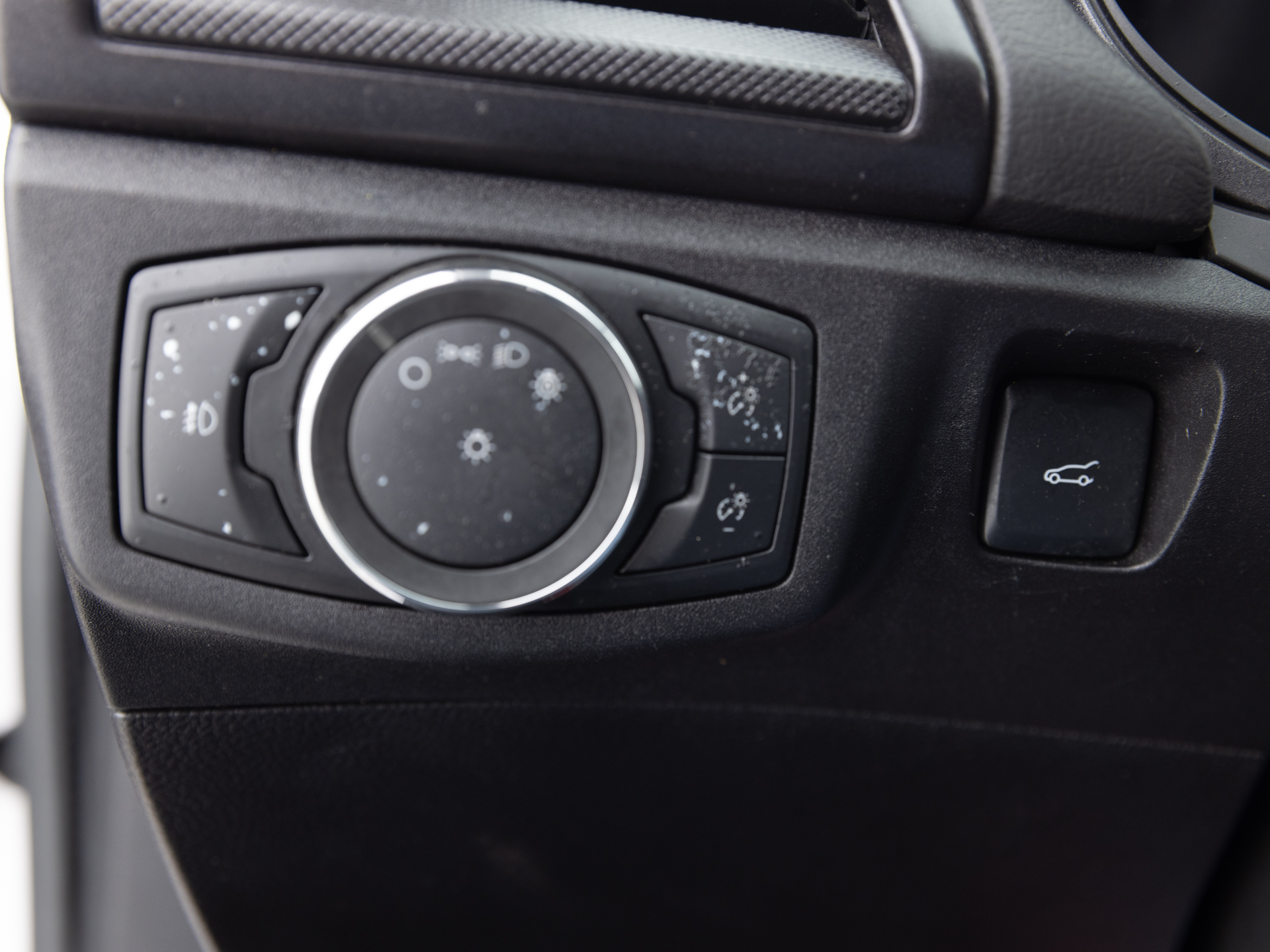 Used White Ford Fusion SE-26 for Sale