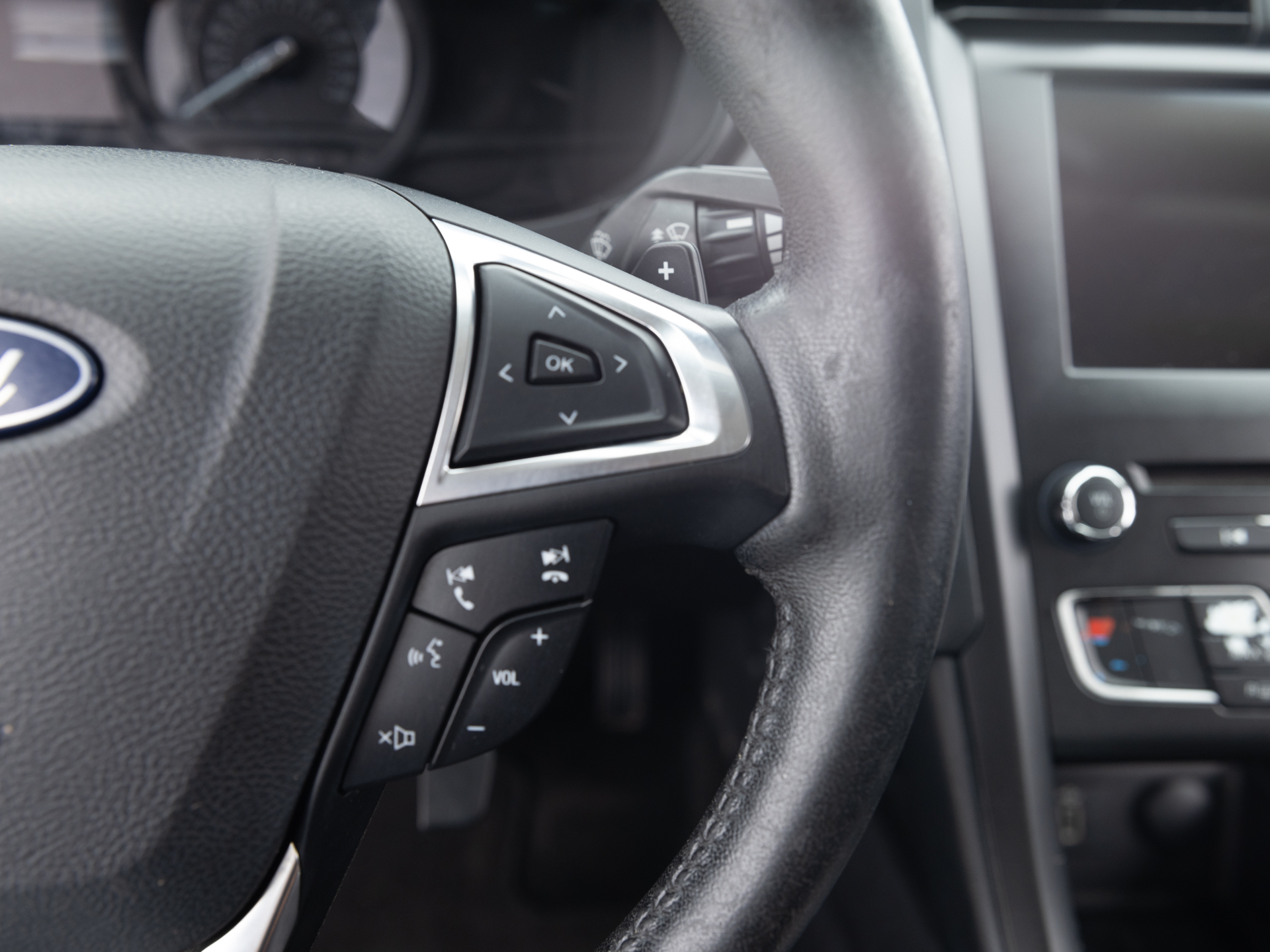 Used White Ford Fusion SE-28 for Sale