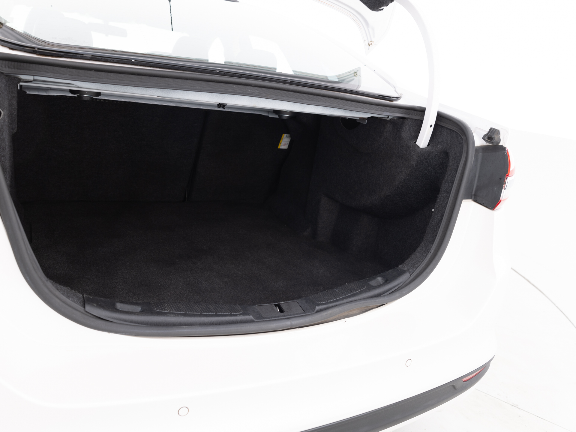 Used White Ford Fusion SE-30 for Sale