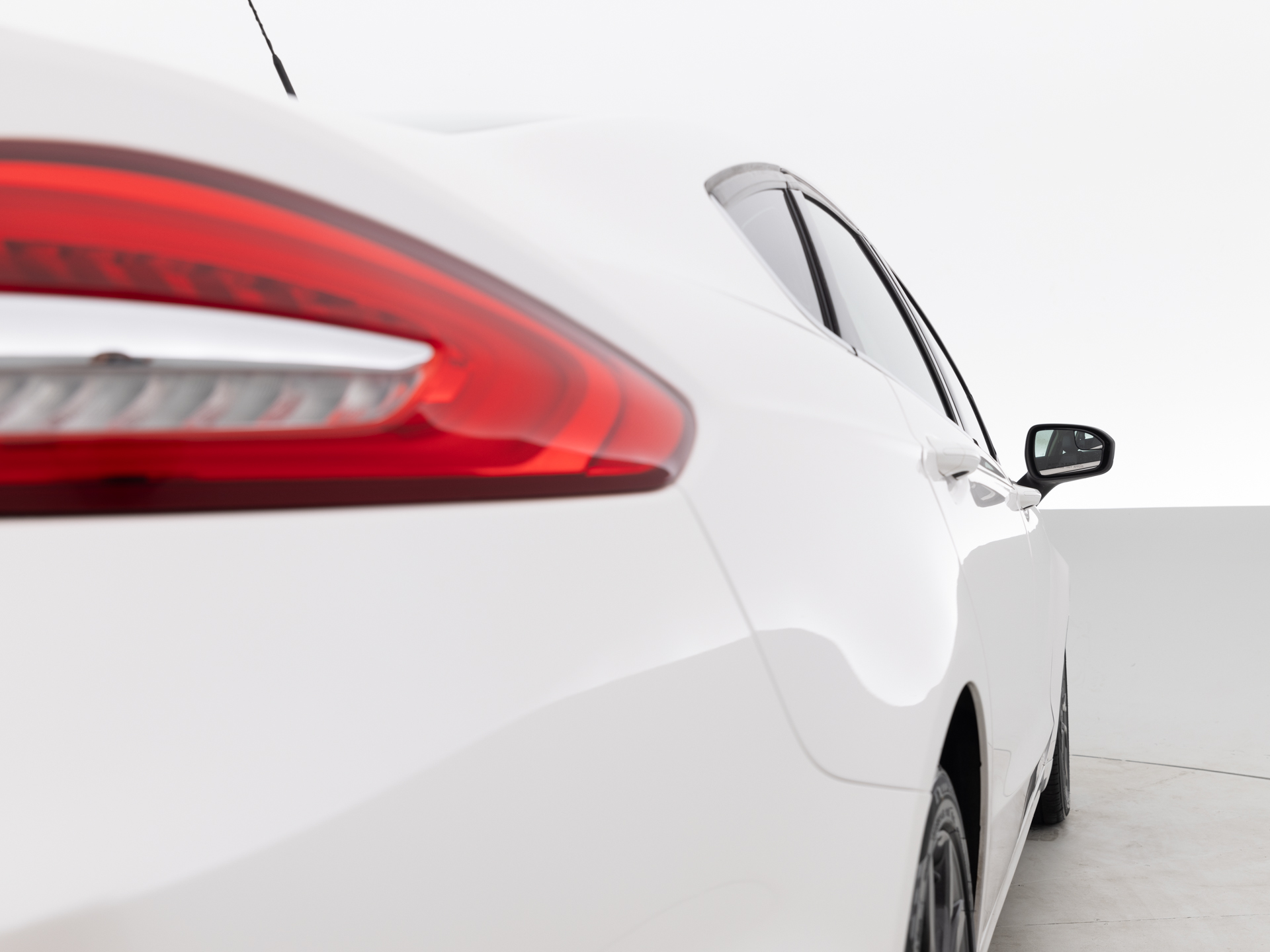 Used White Ford Fusion SE-5 for Sale