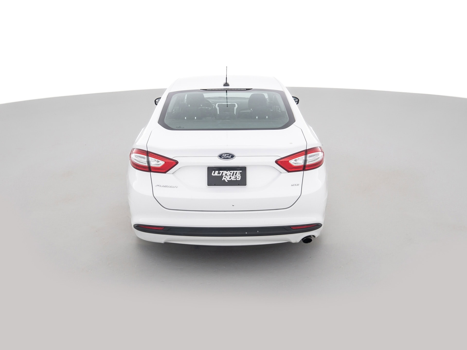 white ford fusion se 5