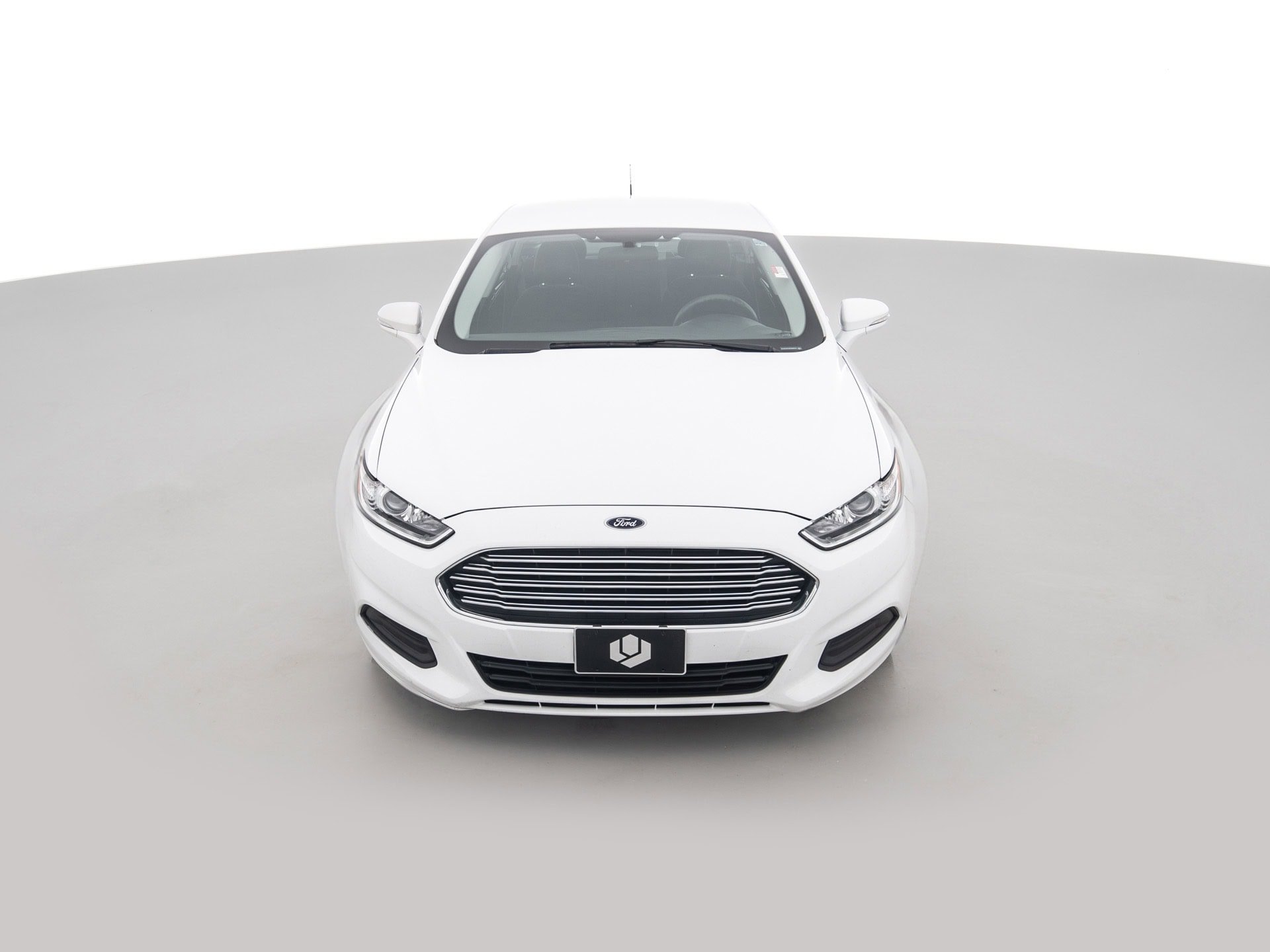 white ford fusion se