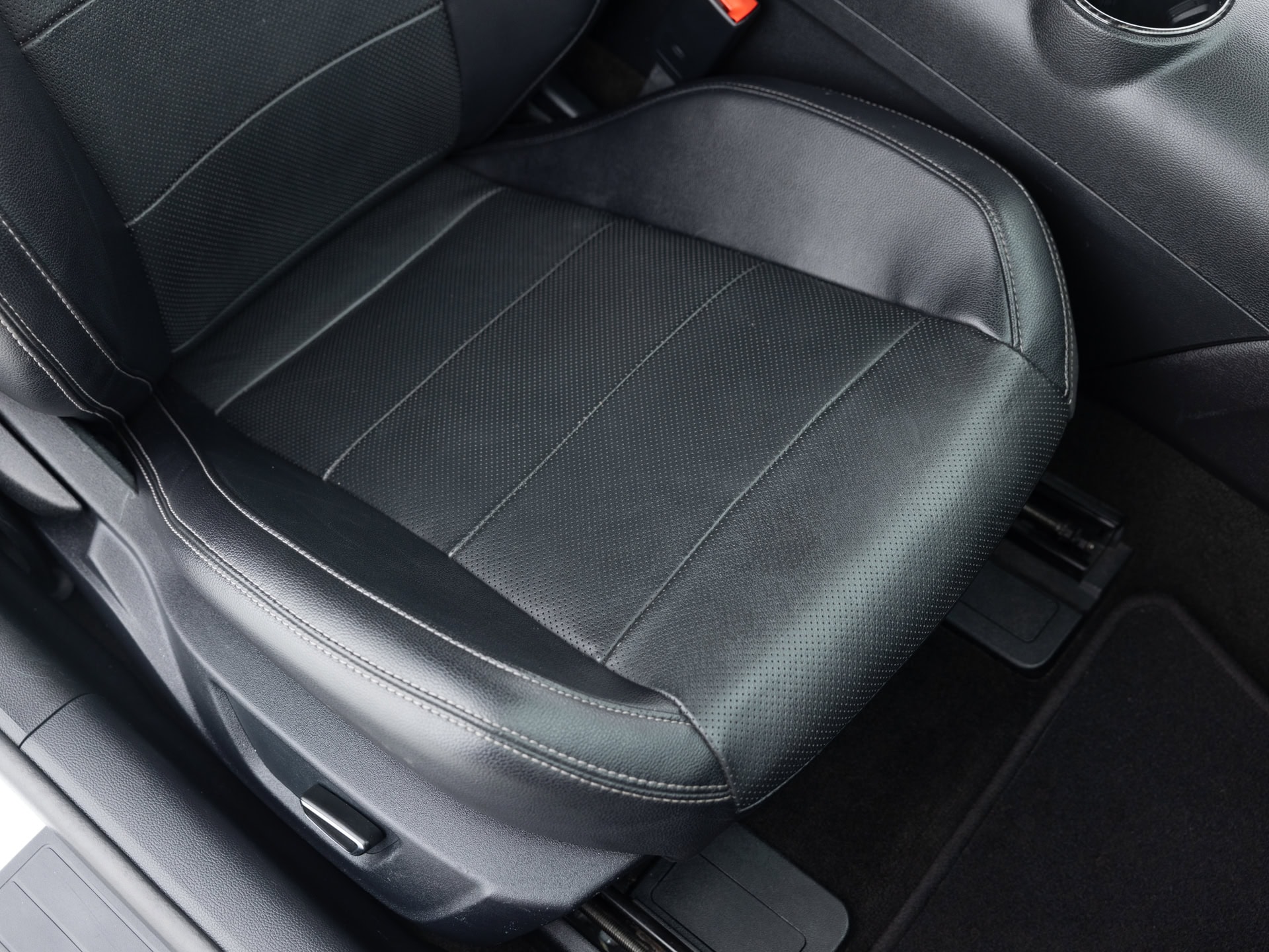 Used White Ford Mustang GT Prem-17 for Sale