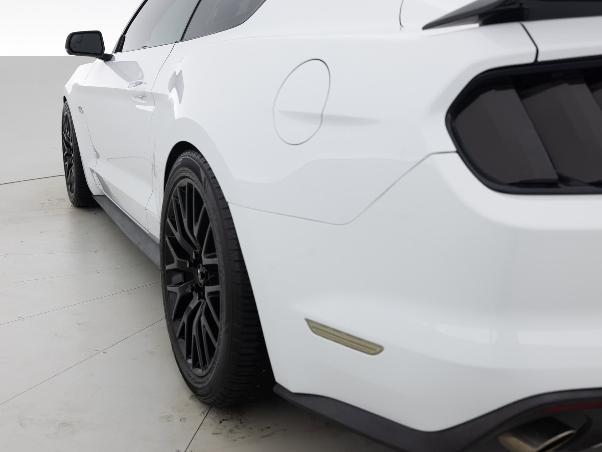 Used White Ford Mustang GT Prem-6 for Sale