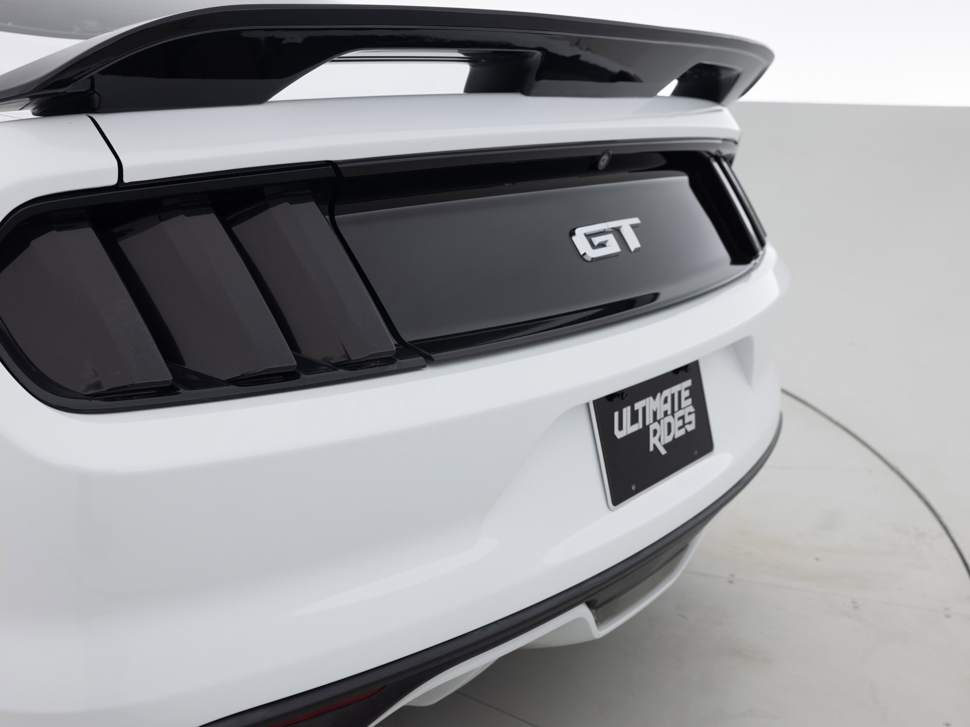 Used White Ford Mustang GT Prem-8 for Sale