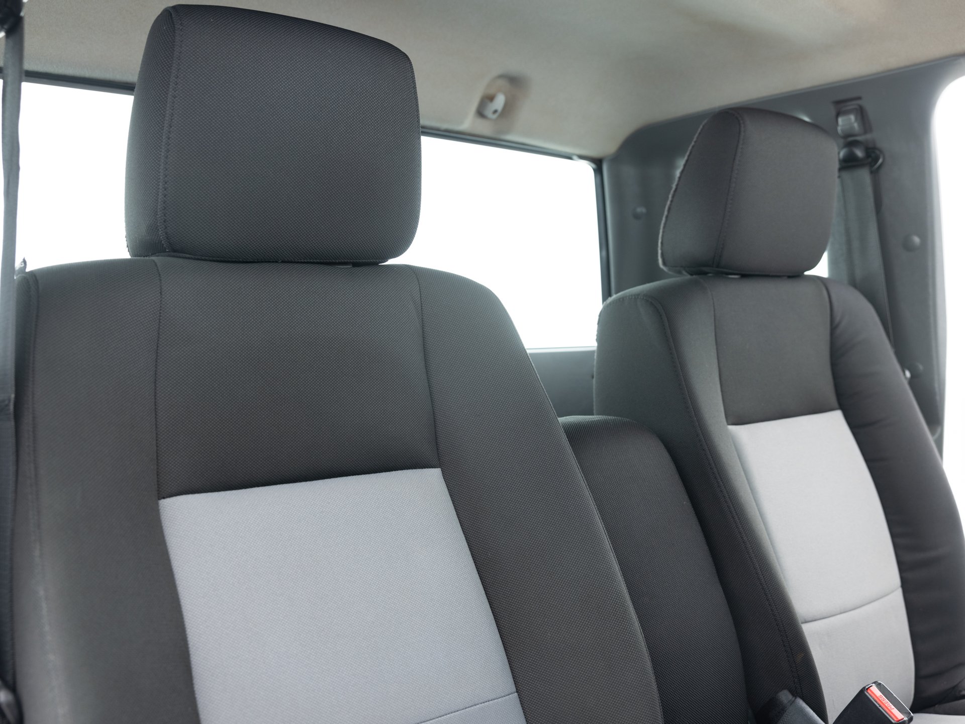 white ford ranger xl 22