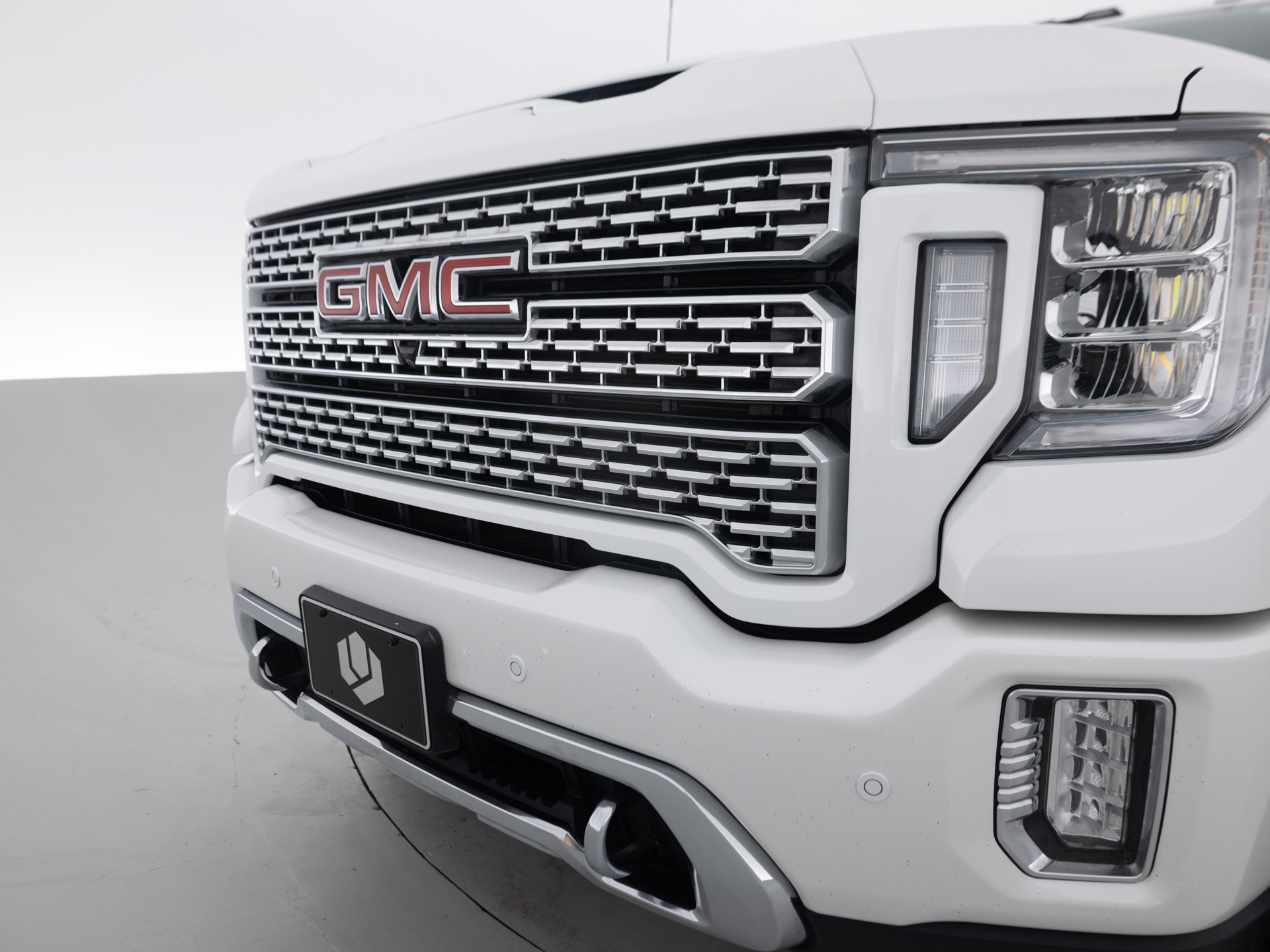 Used White GMC Sierra 2500-8 for Sale