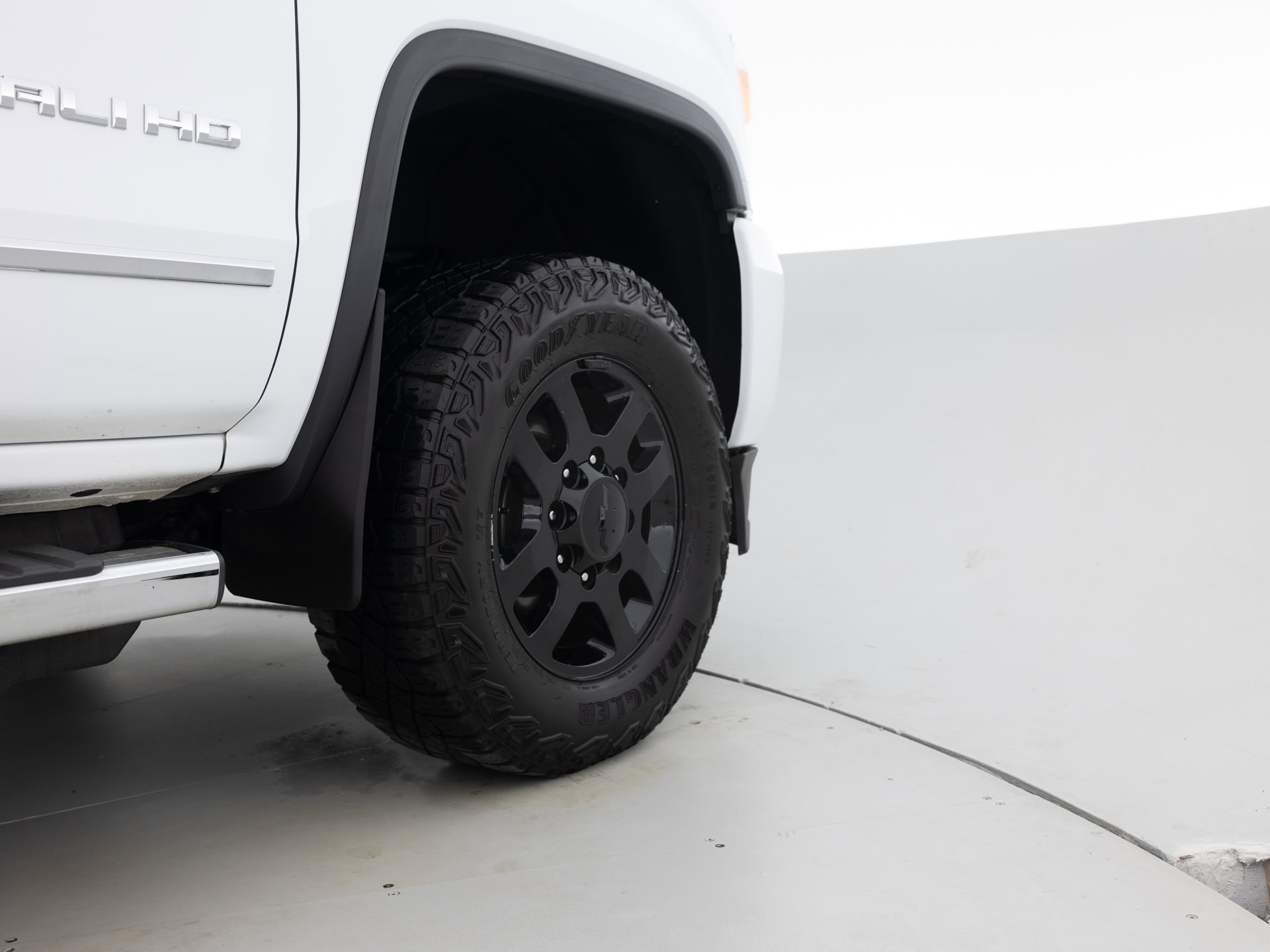 Used White GMC Sierra 2500HD Denali_-12 for Sale