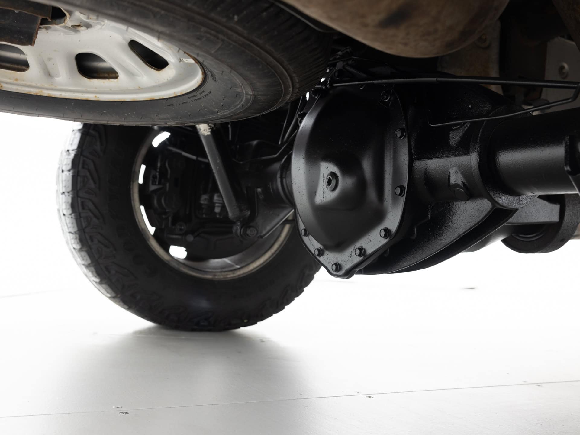 Used White GMC Sierra 2500HD Denali_-15 for Sale