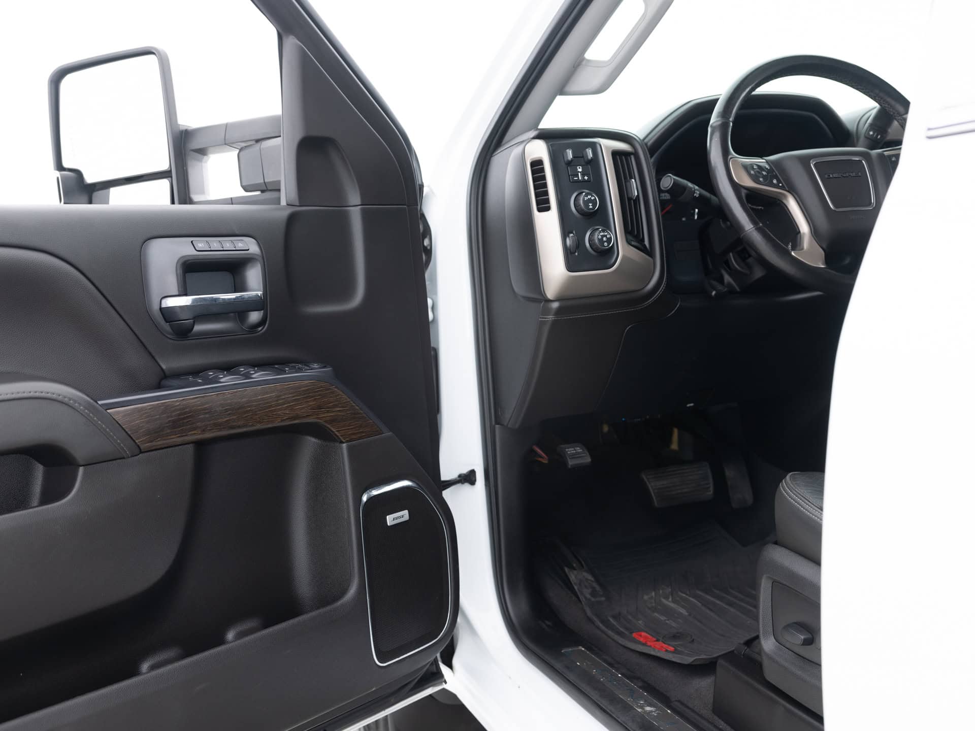 Used White GMC Sierra 2500HD Denali_-20 for Sale