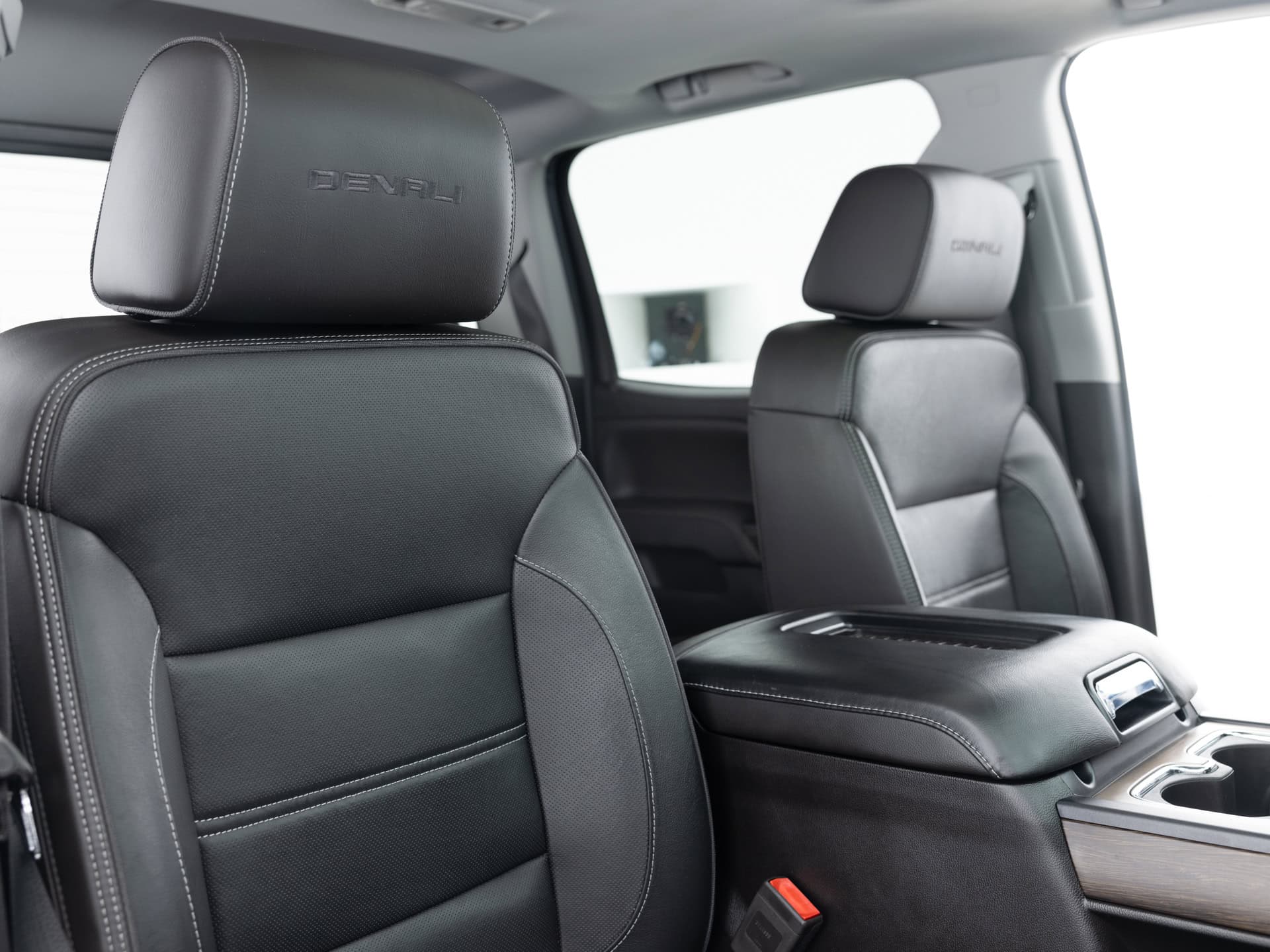 Used White GMC Sierra 2500HD Denali_-22 for Sale