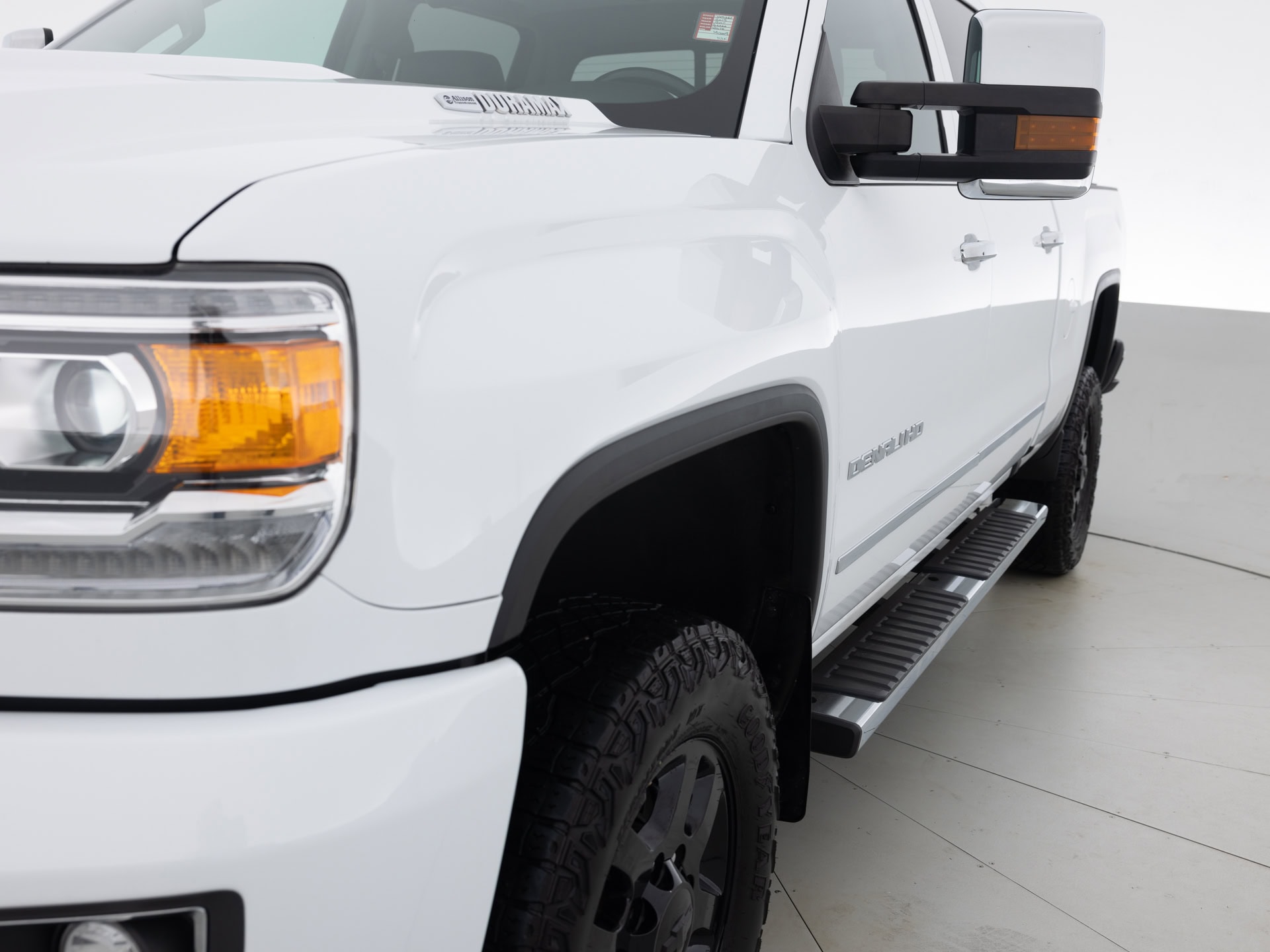 Used White GMC Sierra 2500HD Denali_-3 for Sale