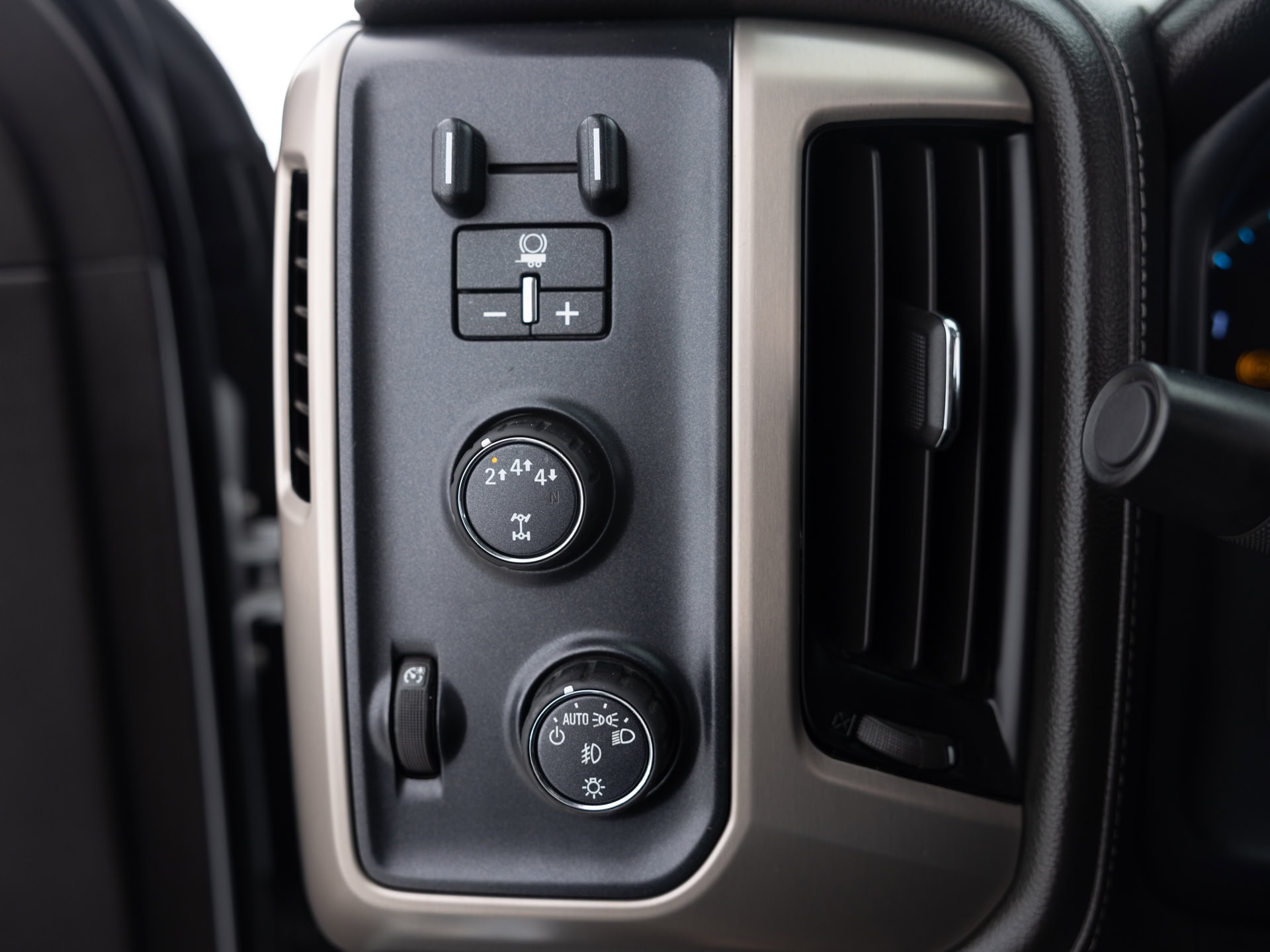 Used White GMC Sierra 2500HD Denali_-32 for Sale