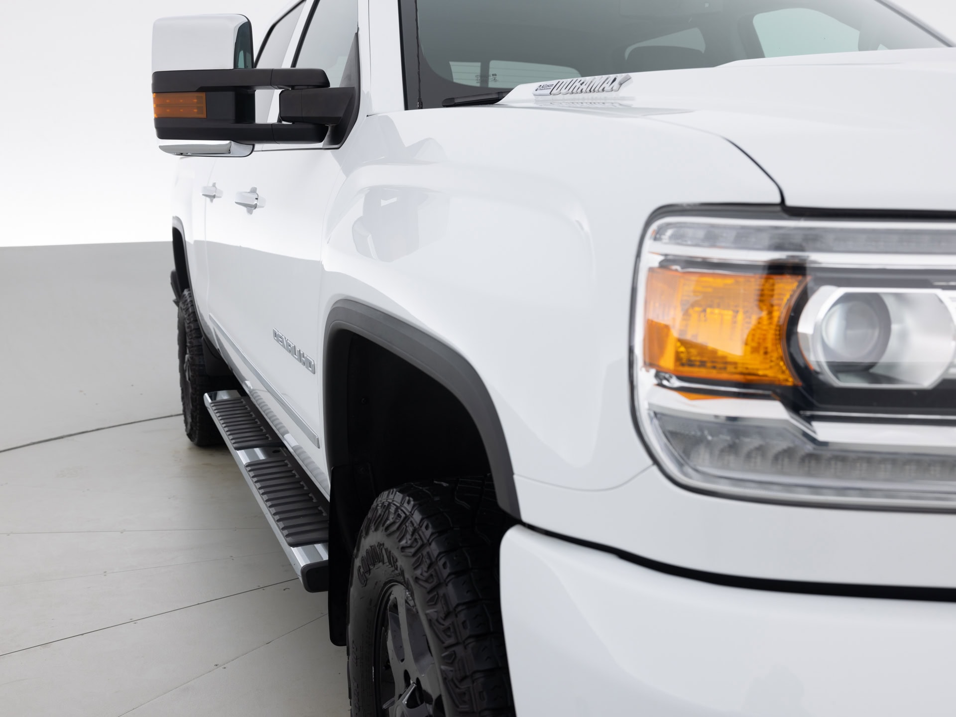 Used White GMC Sierra 2500HD Denali_-4 for Sale