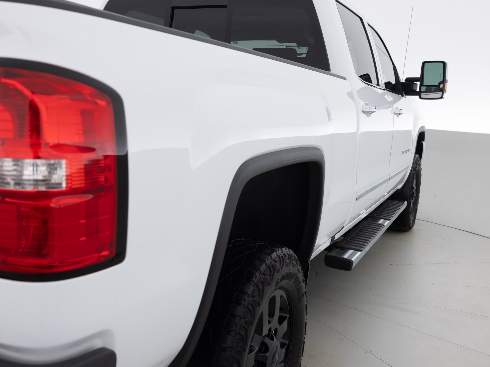 Used White GMC Sierra 2500HD Denali_-5 for Sale