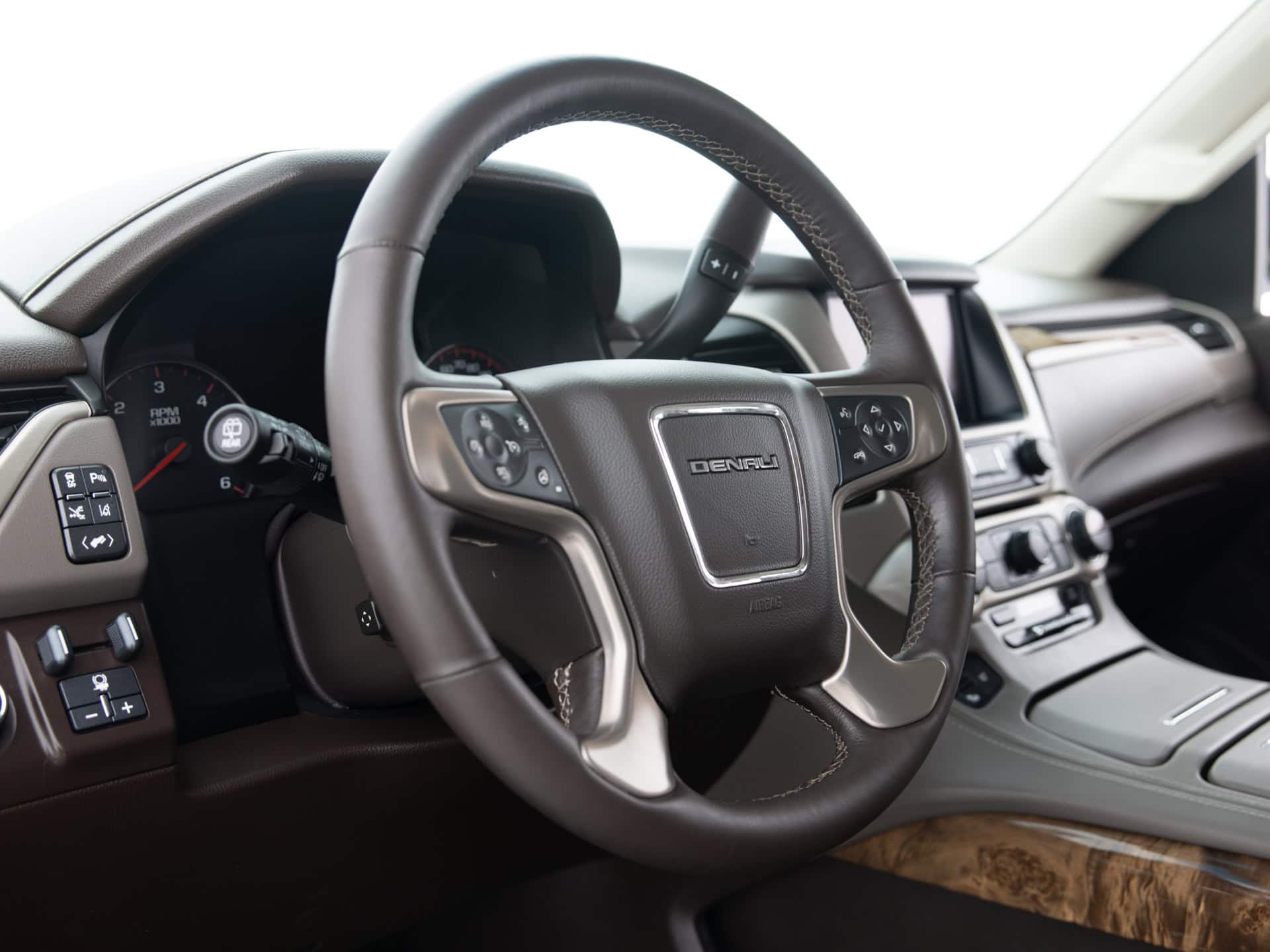 white gmc yukon denali 13