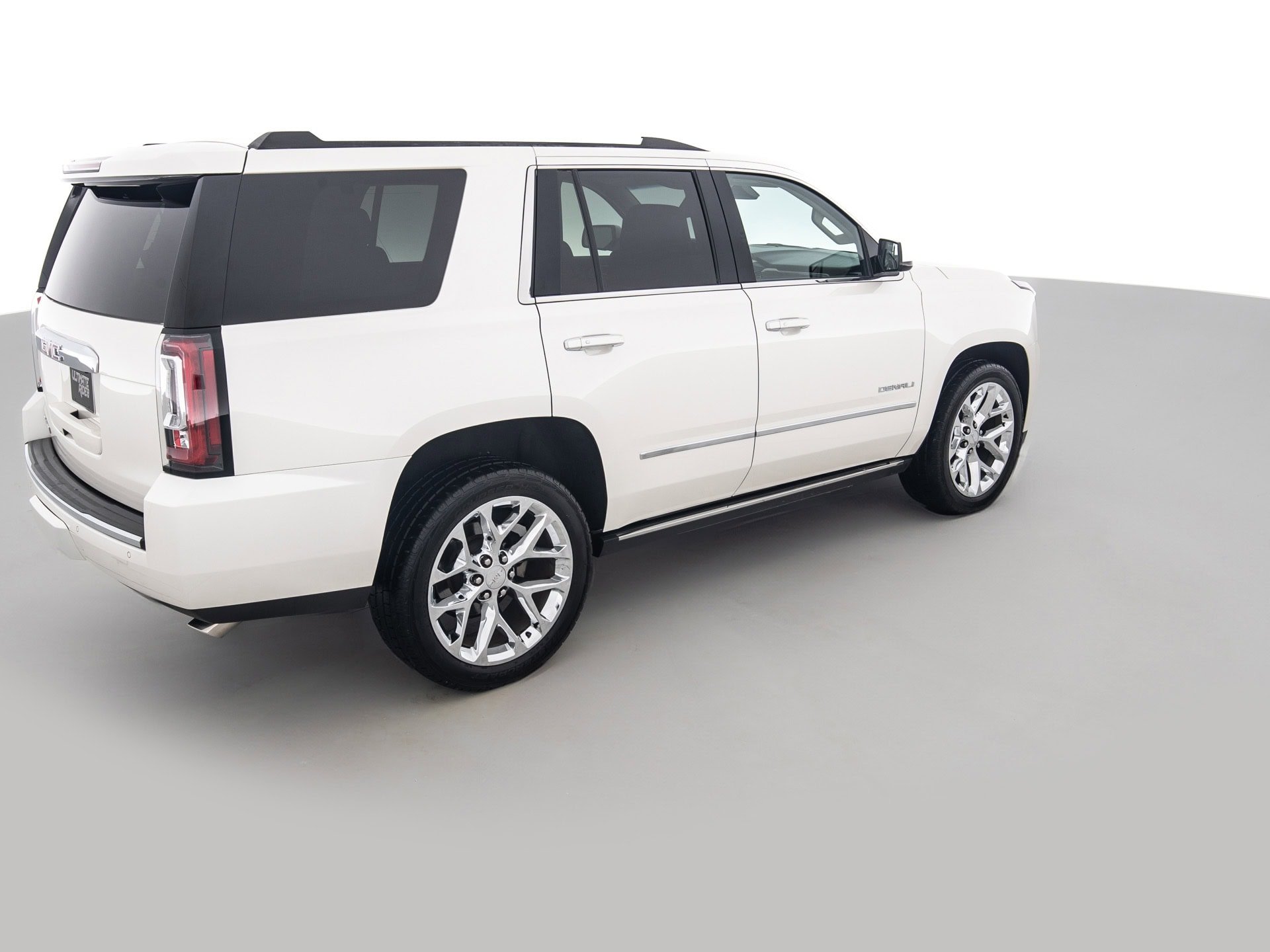 white gmc yukon denali 4