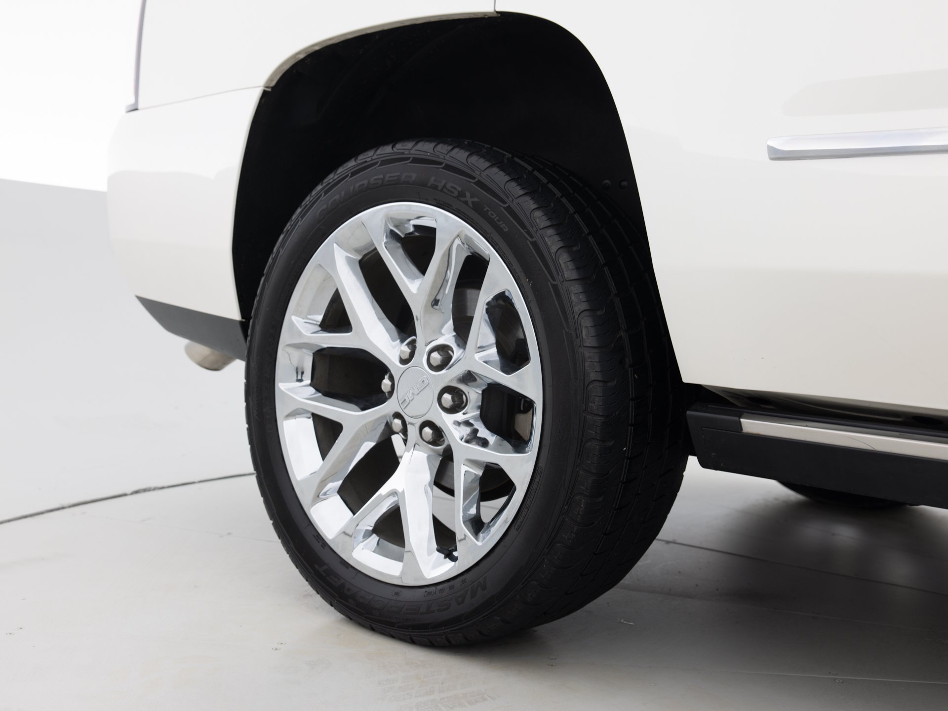 white gmc yukon denali 9