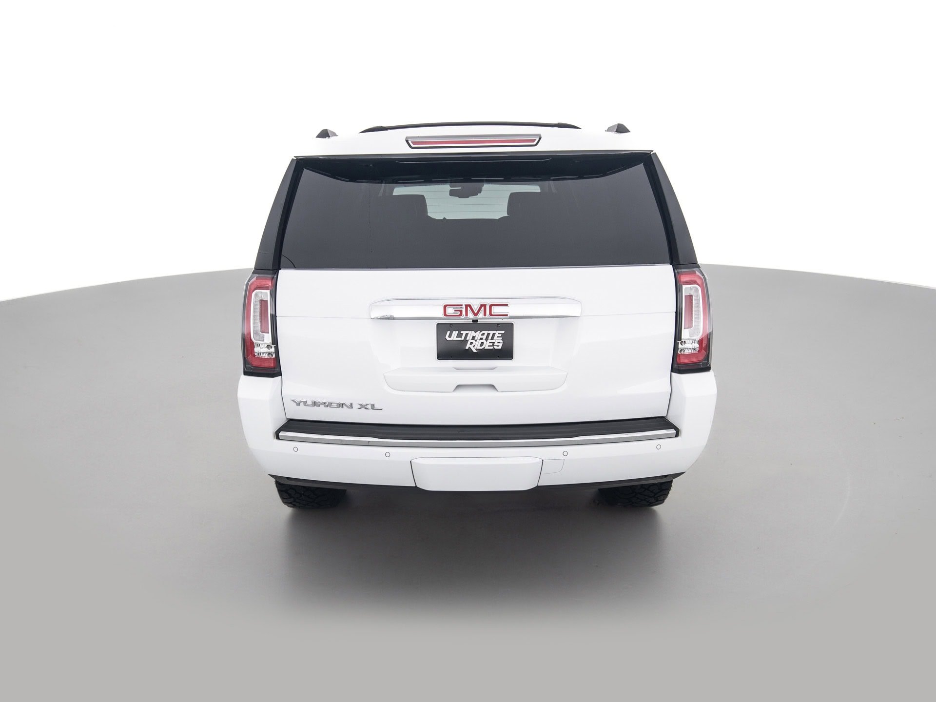 white gmc yukon xl 5