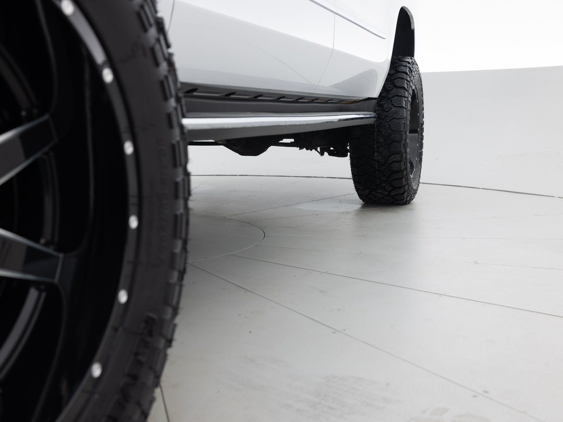 white gmc yukon xl denali 14