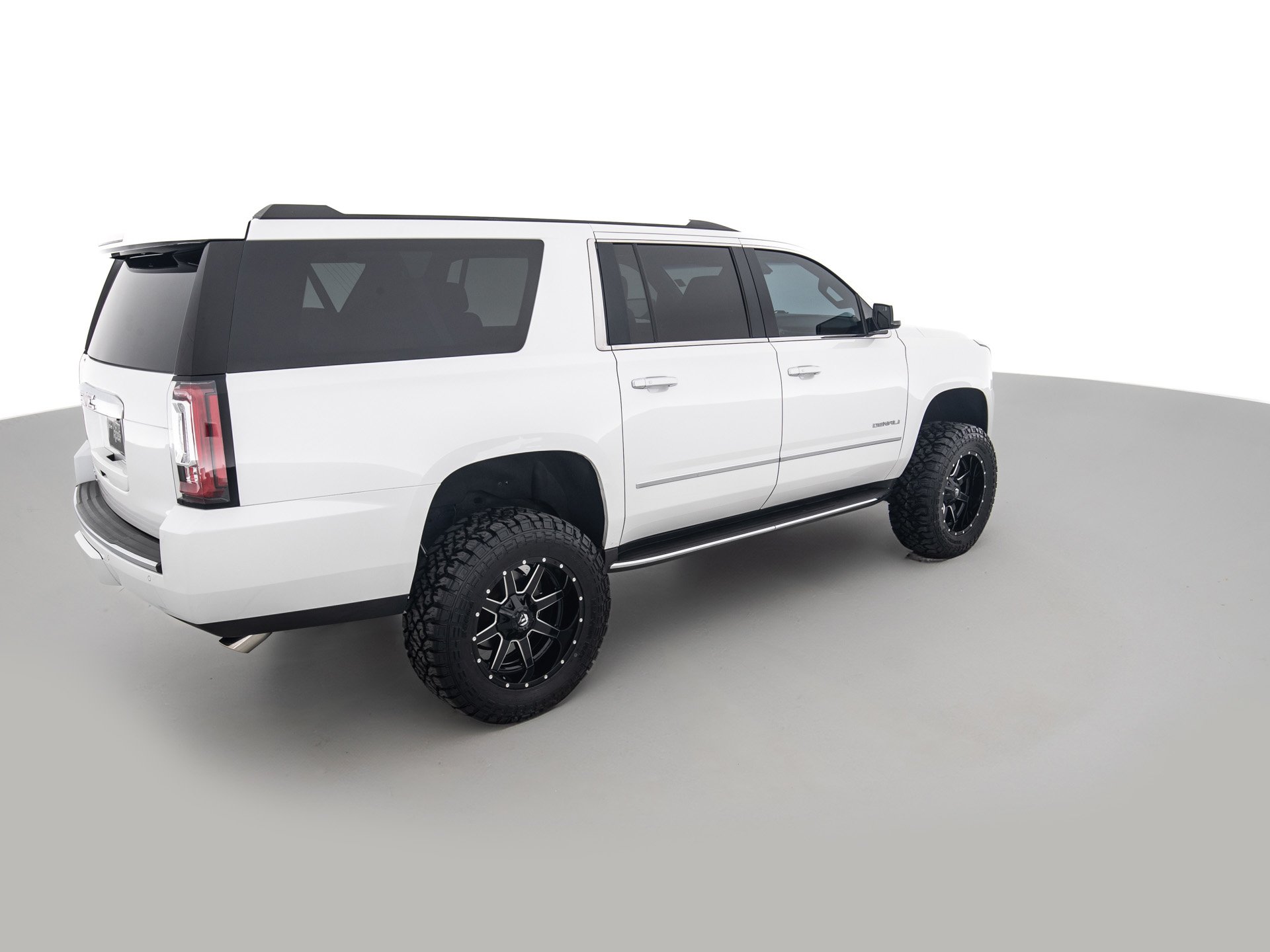 white gmc yukon xl denali 4