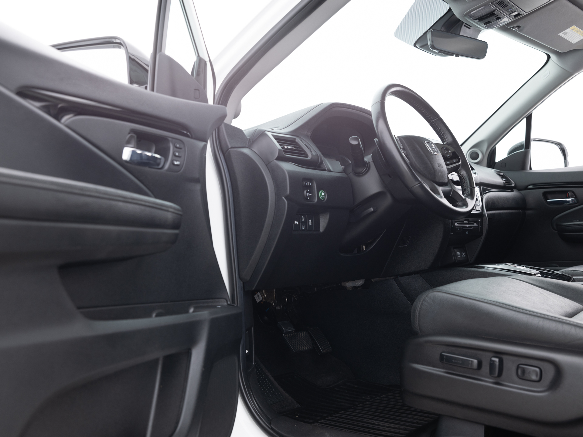 Used White Honda Pilot-14 for Sale