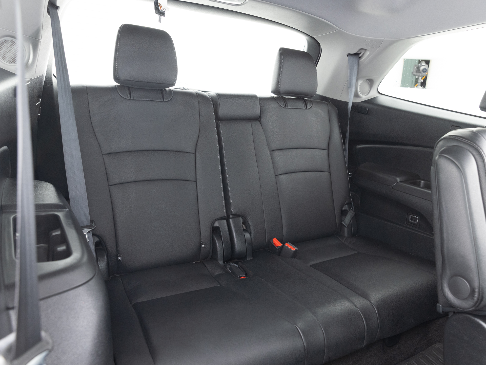 Used White Honda Pilot-20 for Sale