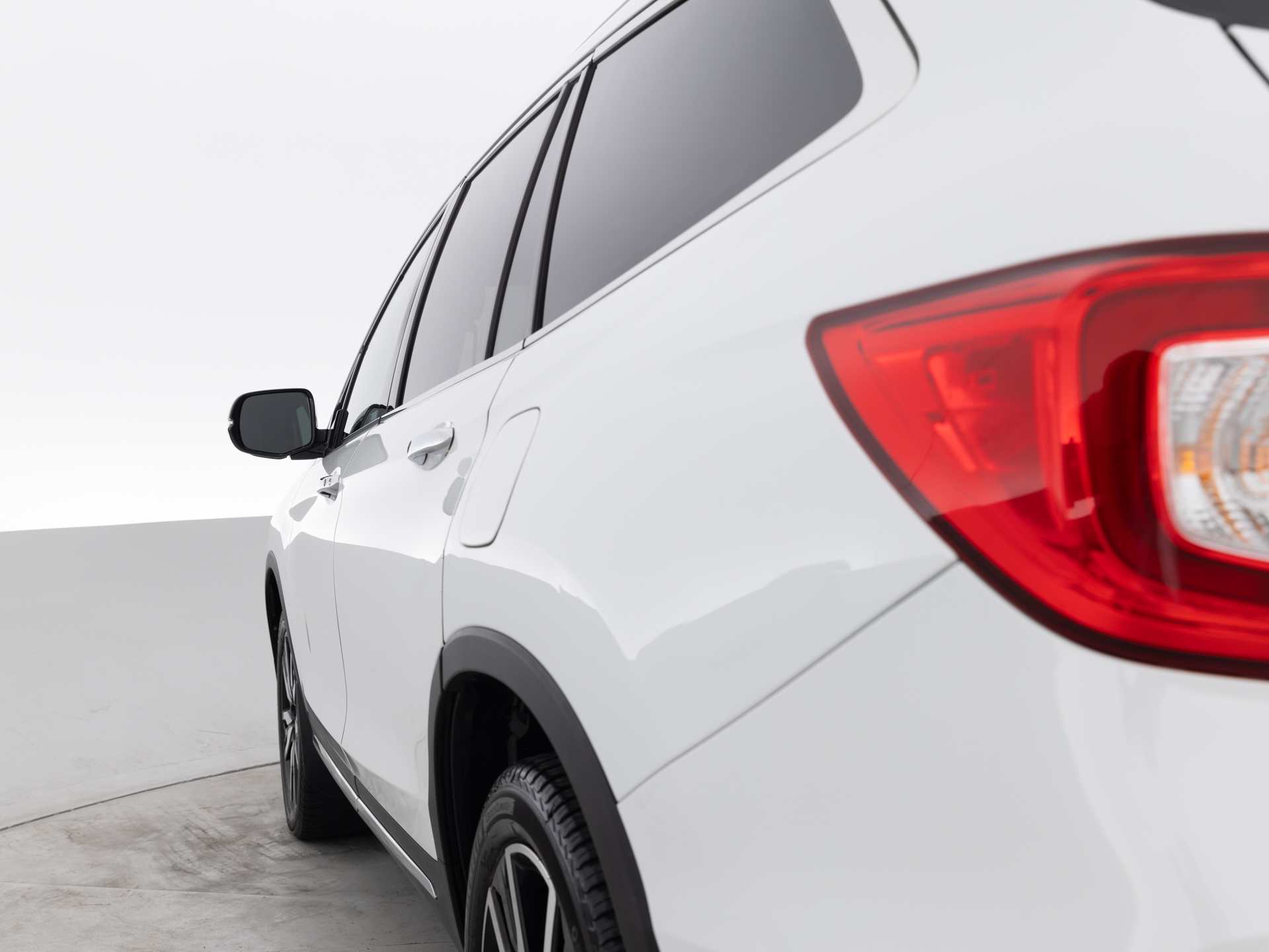 Used White Honda Pilot-4 for Sale